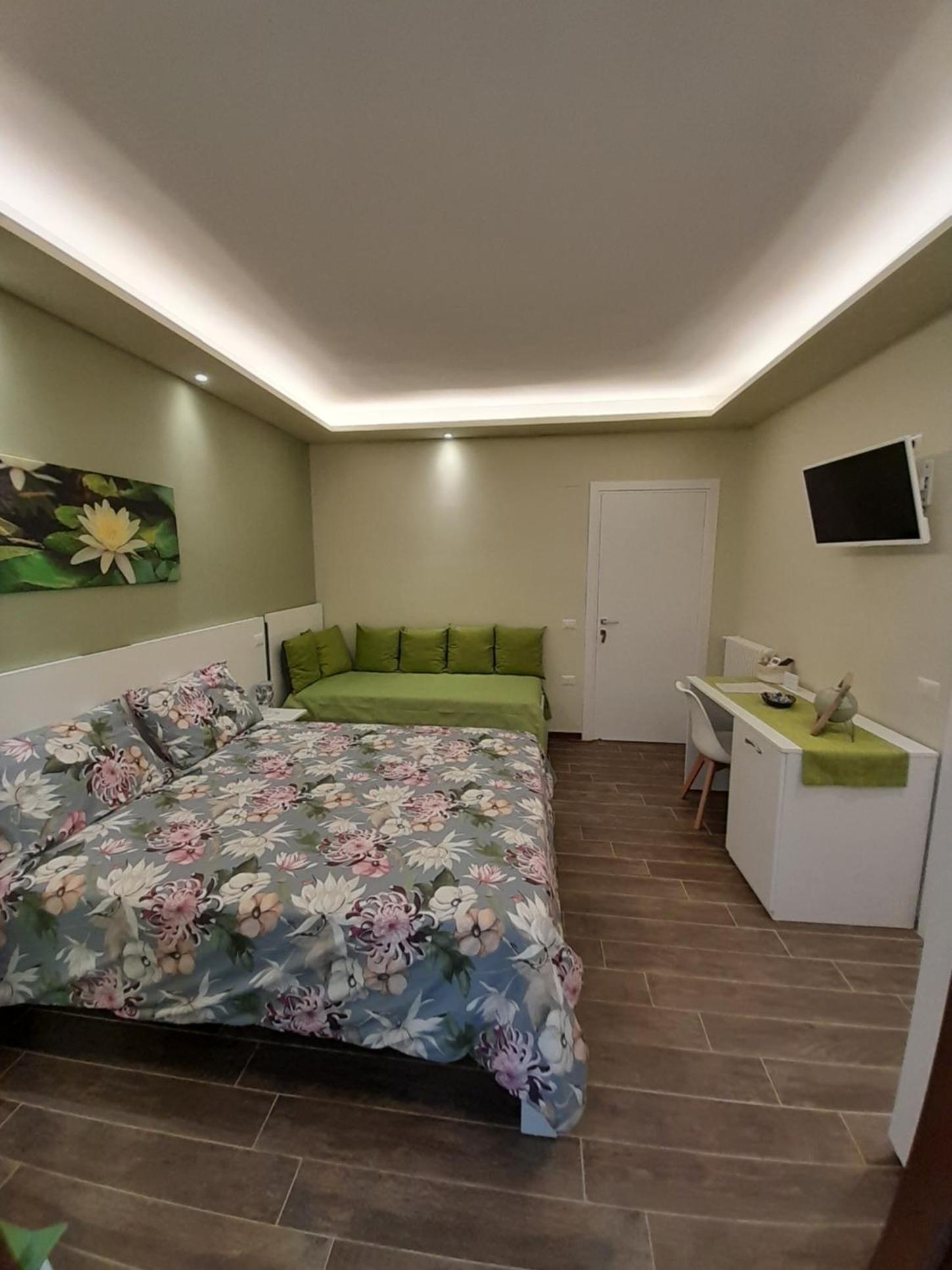 Triple Room with Private Bathroom photo 2