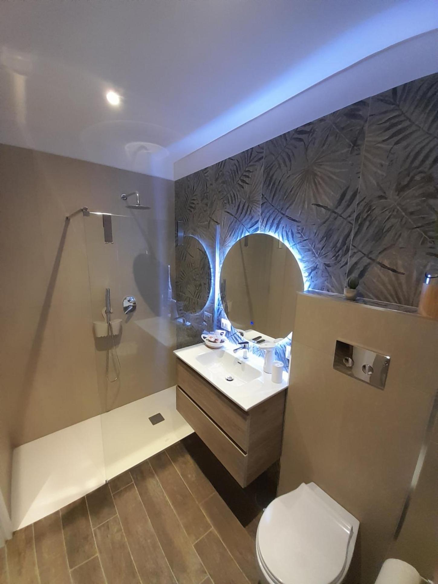 Large Double Room photo 3