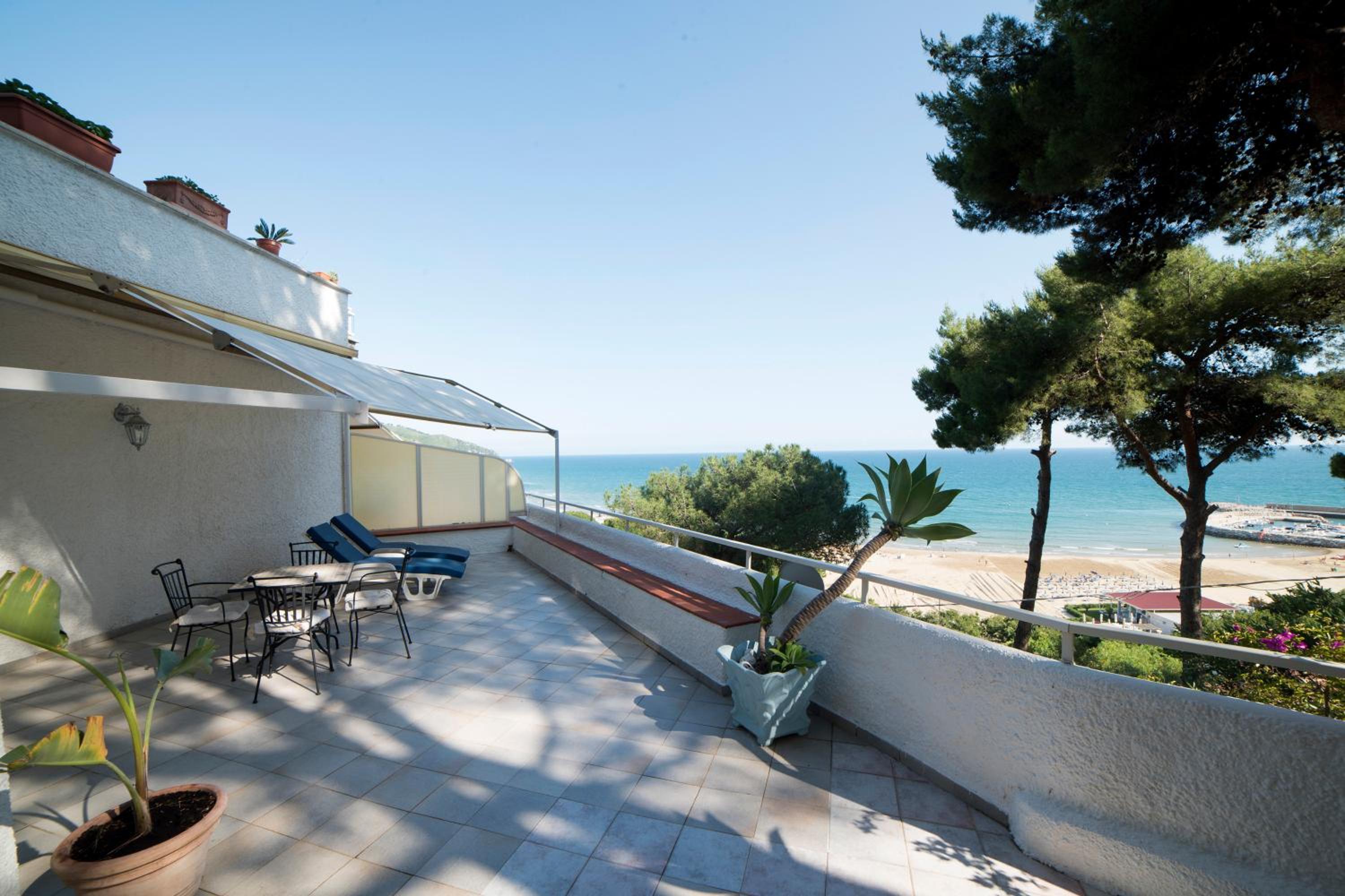 Apartment with Sea View photo 2