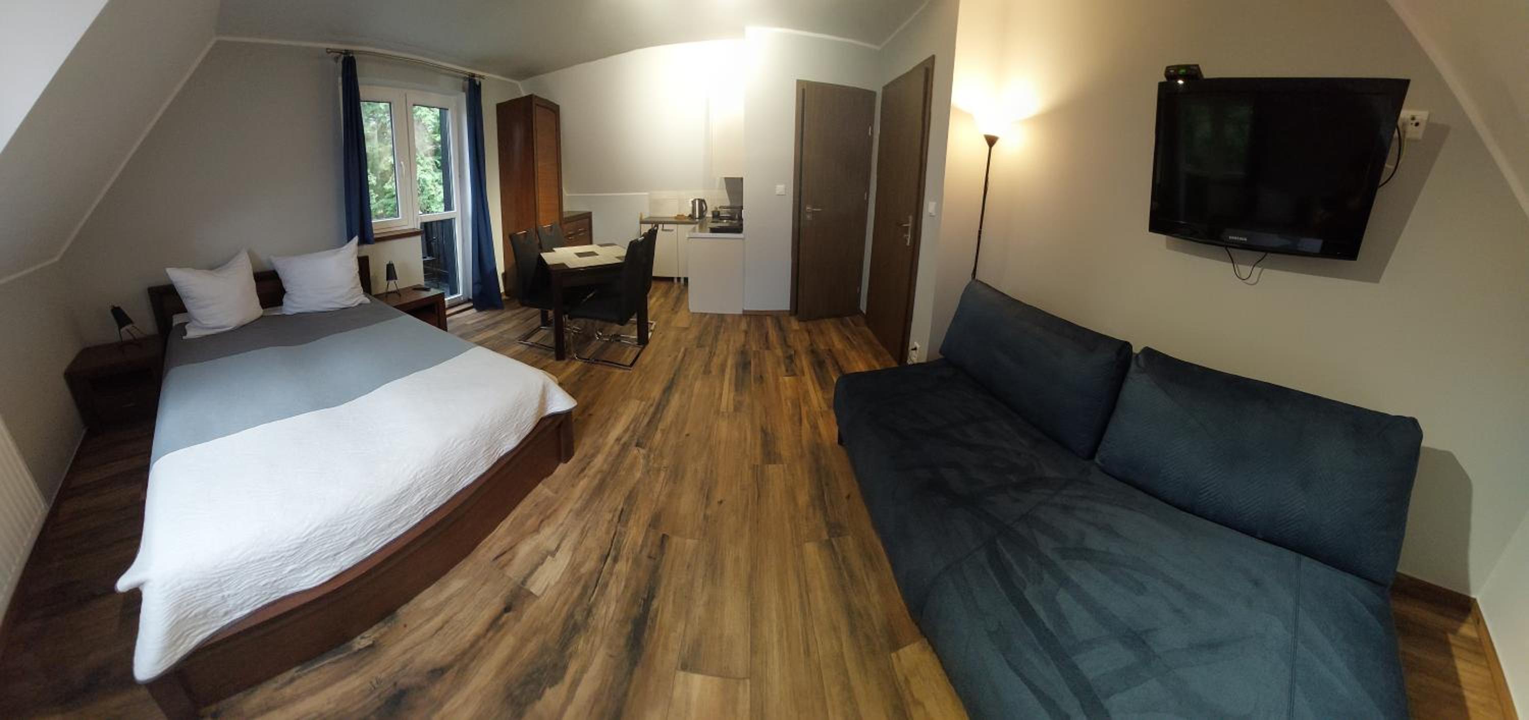 Quadruple Room with Mountain View photo 2
