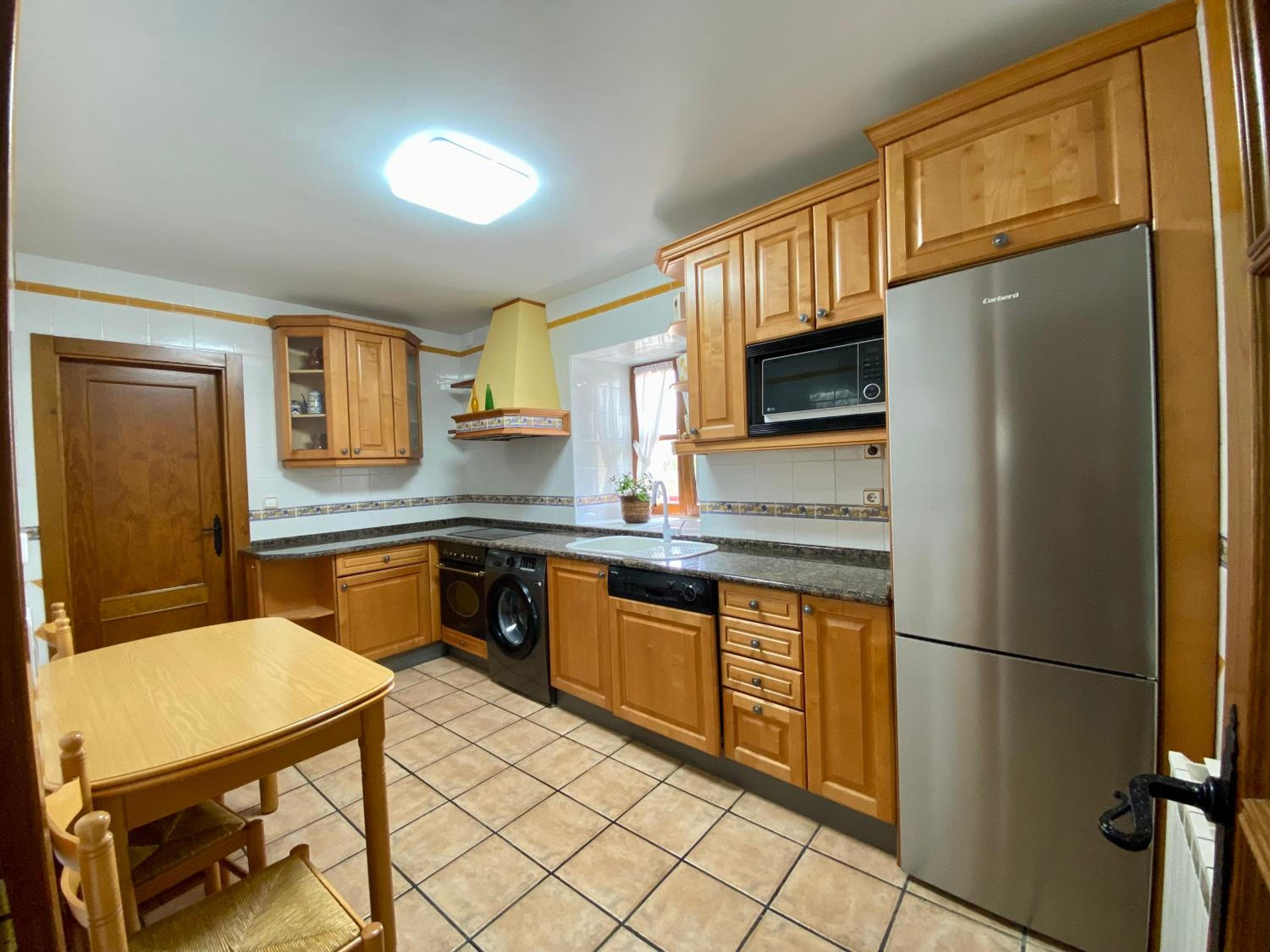 Four-Bedroom House photo 3