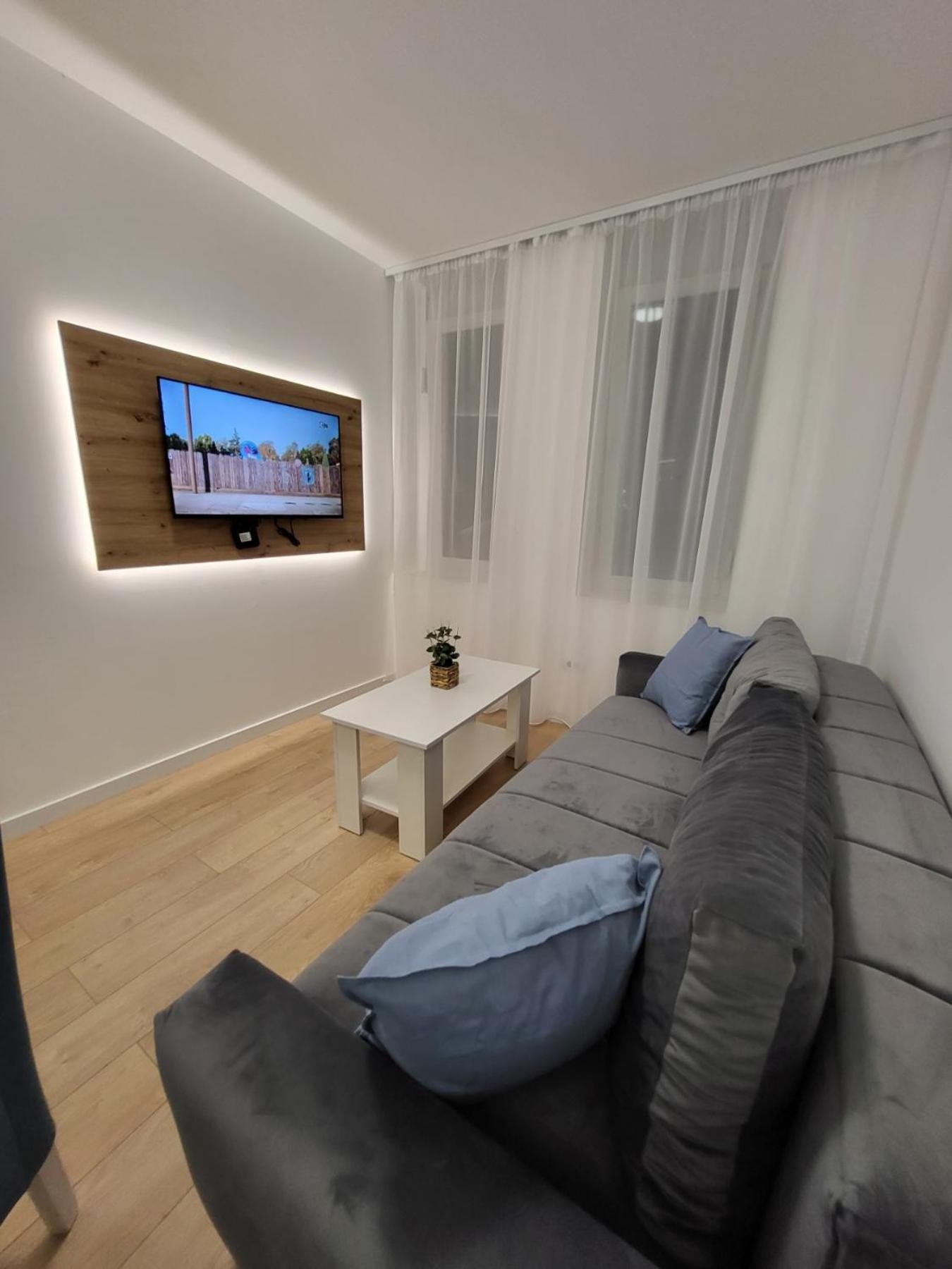 Studio Apartment photo 1