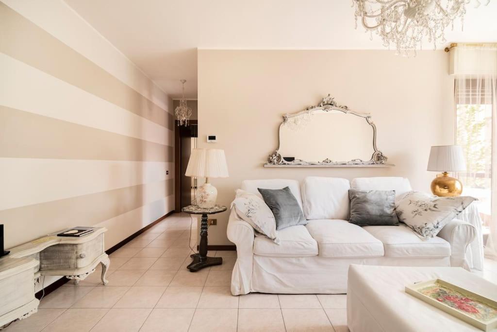 Apartment with Terrace - Photo 11