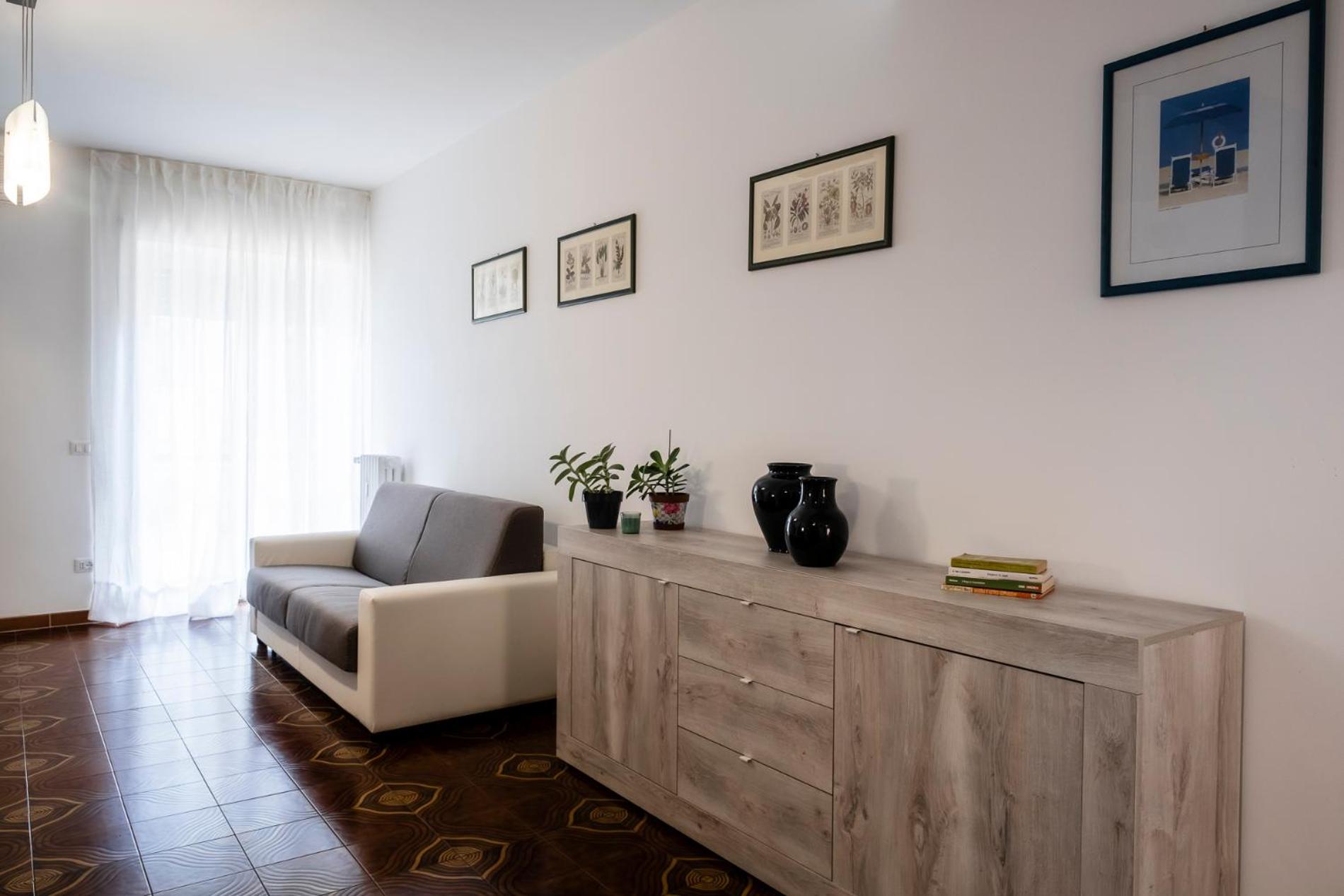 One-Bedroom Apartment
