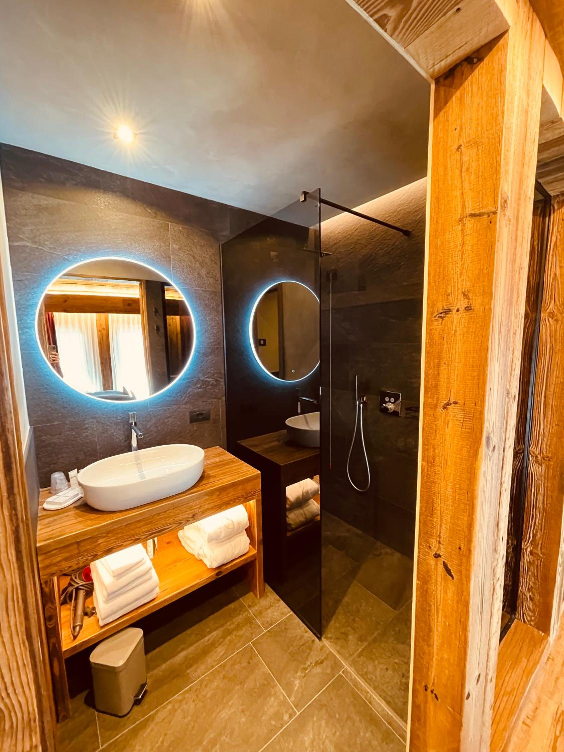 Superior Double Room with Balcony photo 3