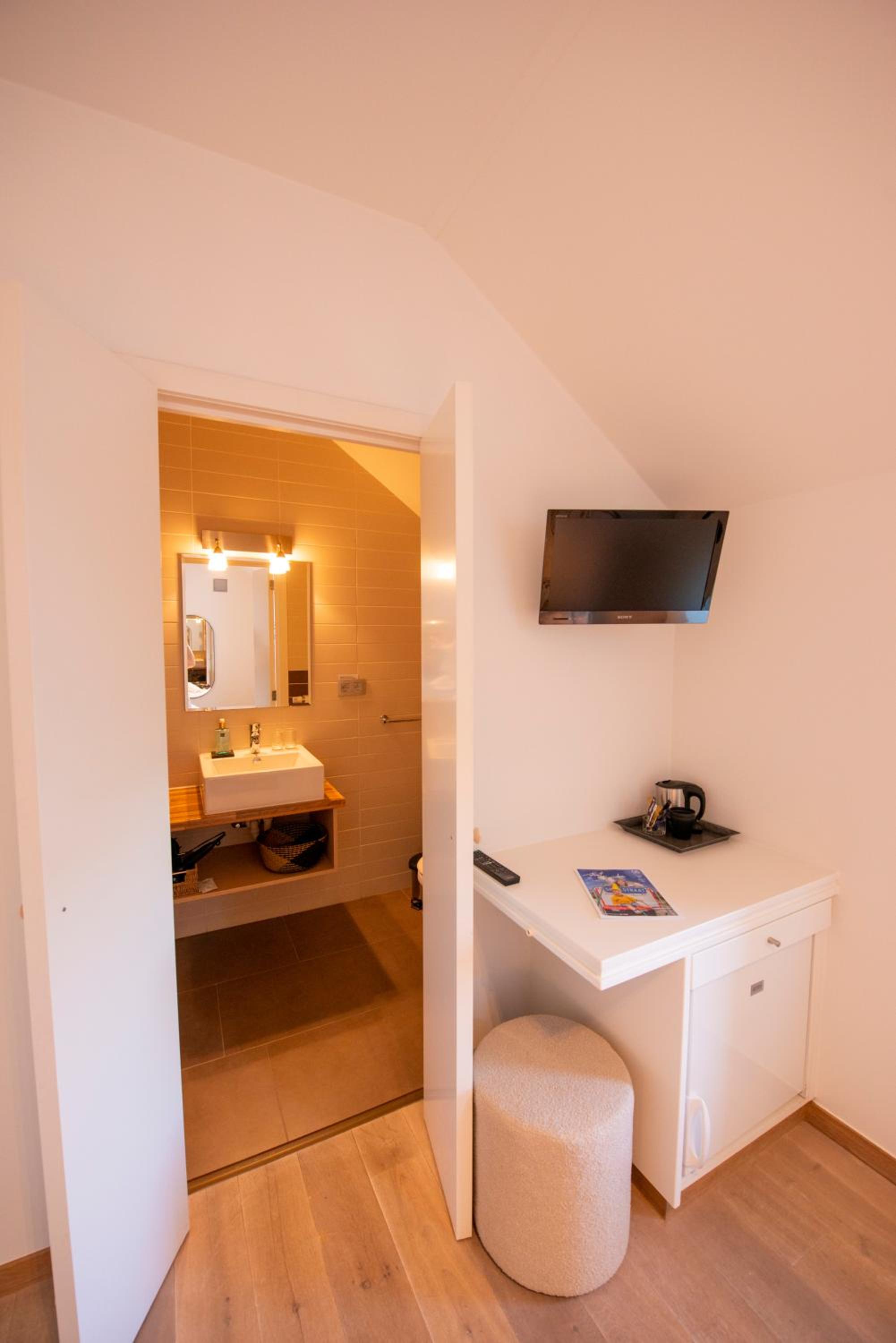 Double Room photo 3