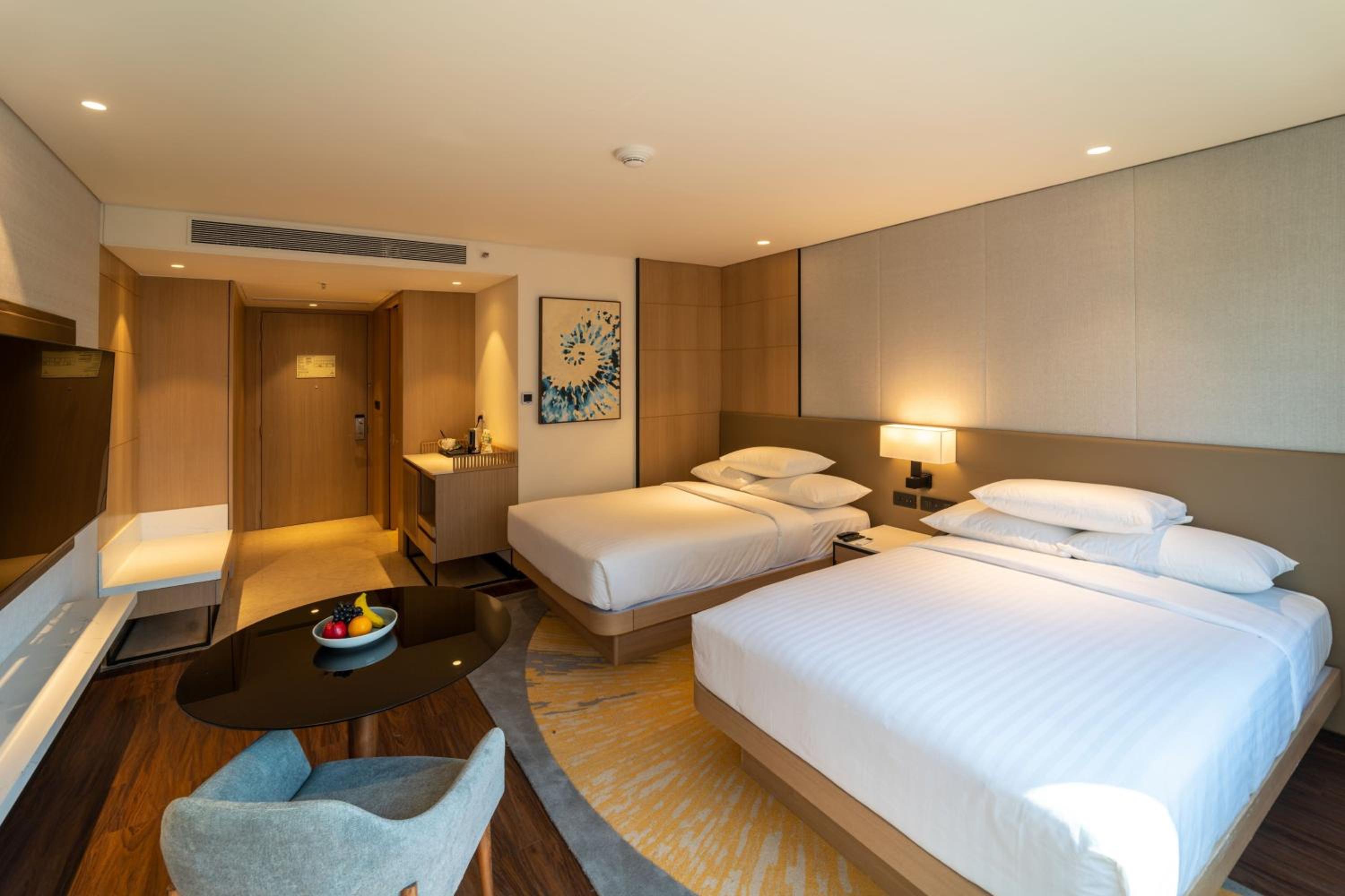 Deluxe Twin Room with City View - 20% Discount on F&B and Laundry Service - Photo 4