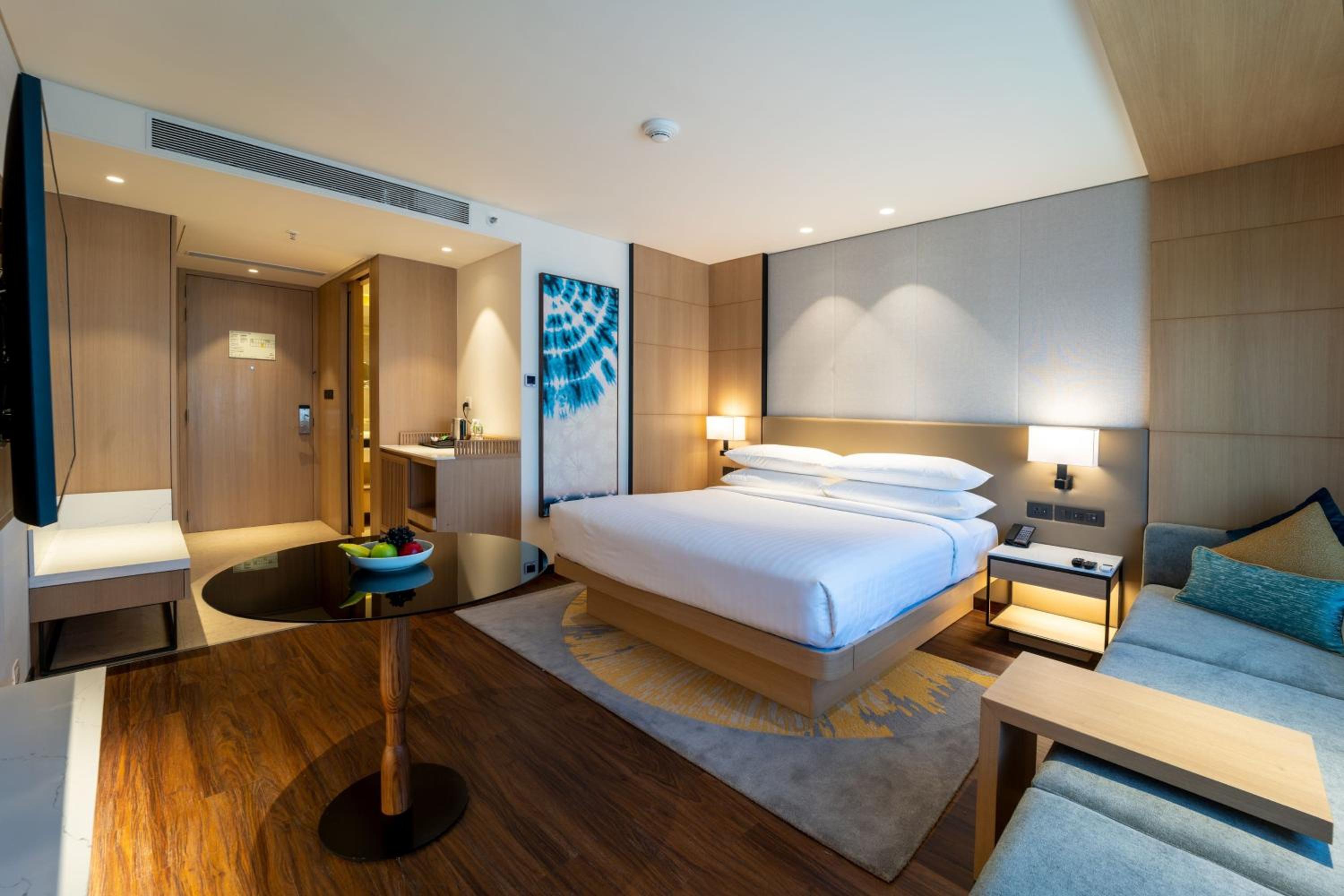 Deluxe King Room with City View - 20% Discount on F&B and Laundry Service - Photo 4