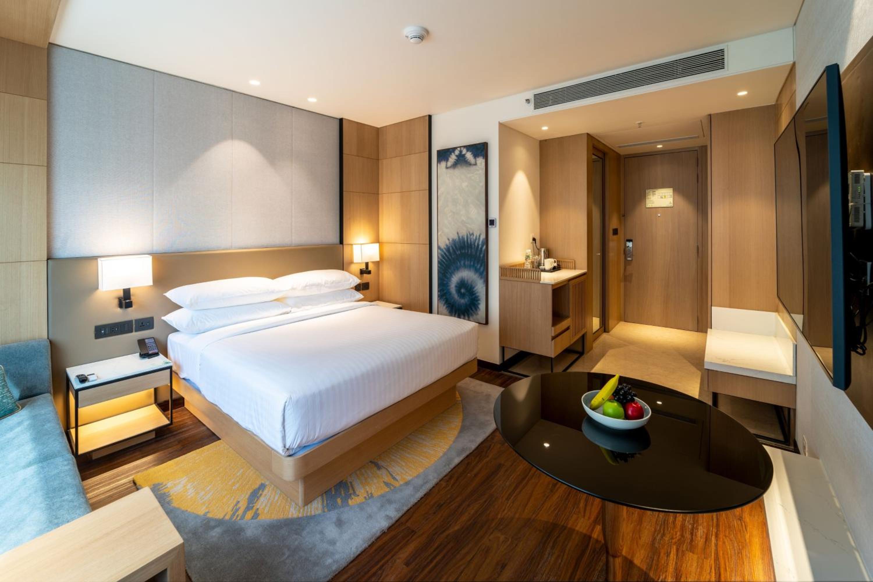 Deluxe King Room with City View - 20% Discount on F&B and Laundry Service - Photo 3