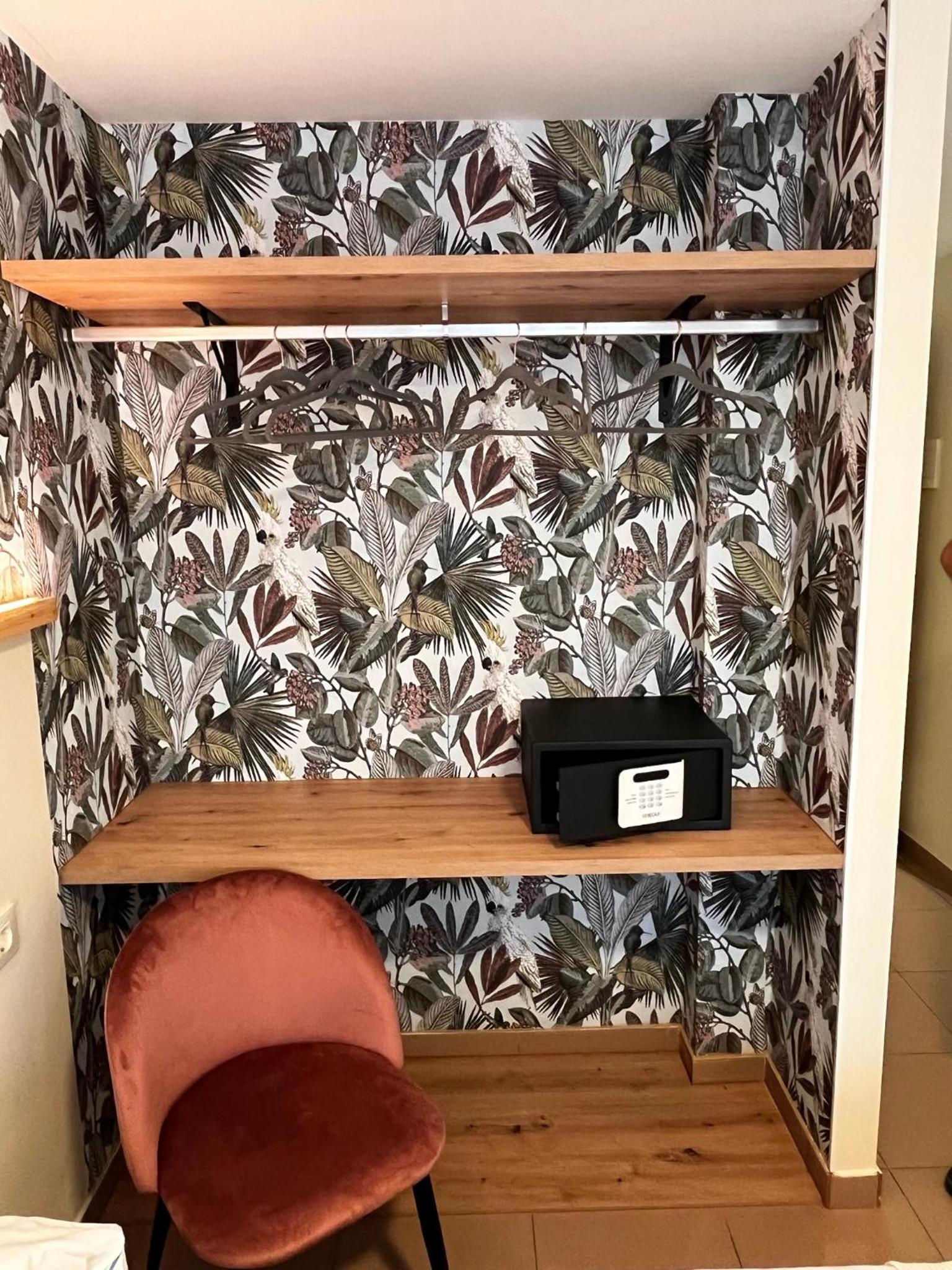 Double Room - Photo 5