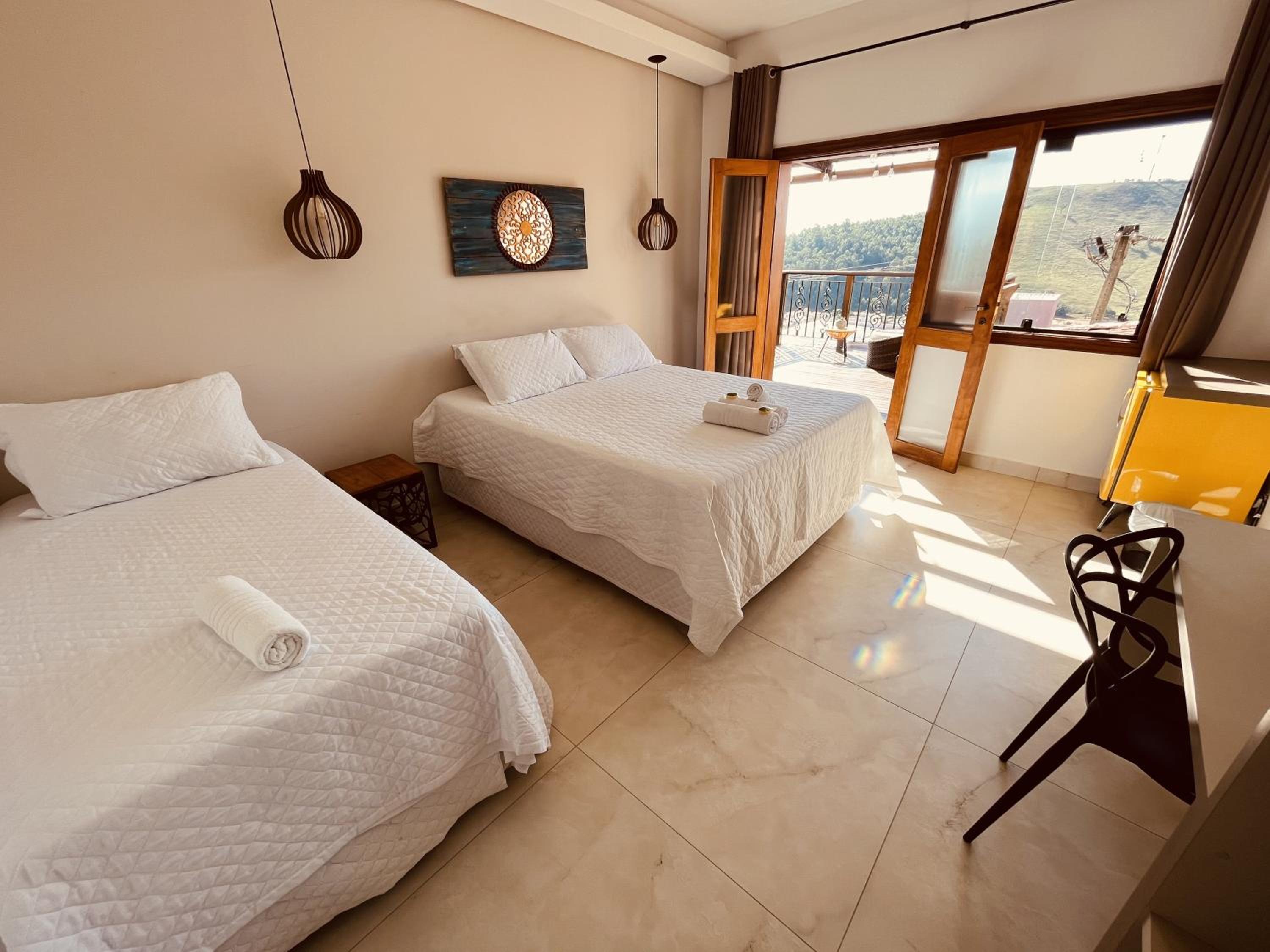 Suite with Lake View - Photo 9