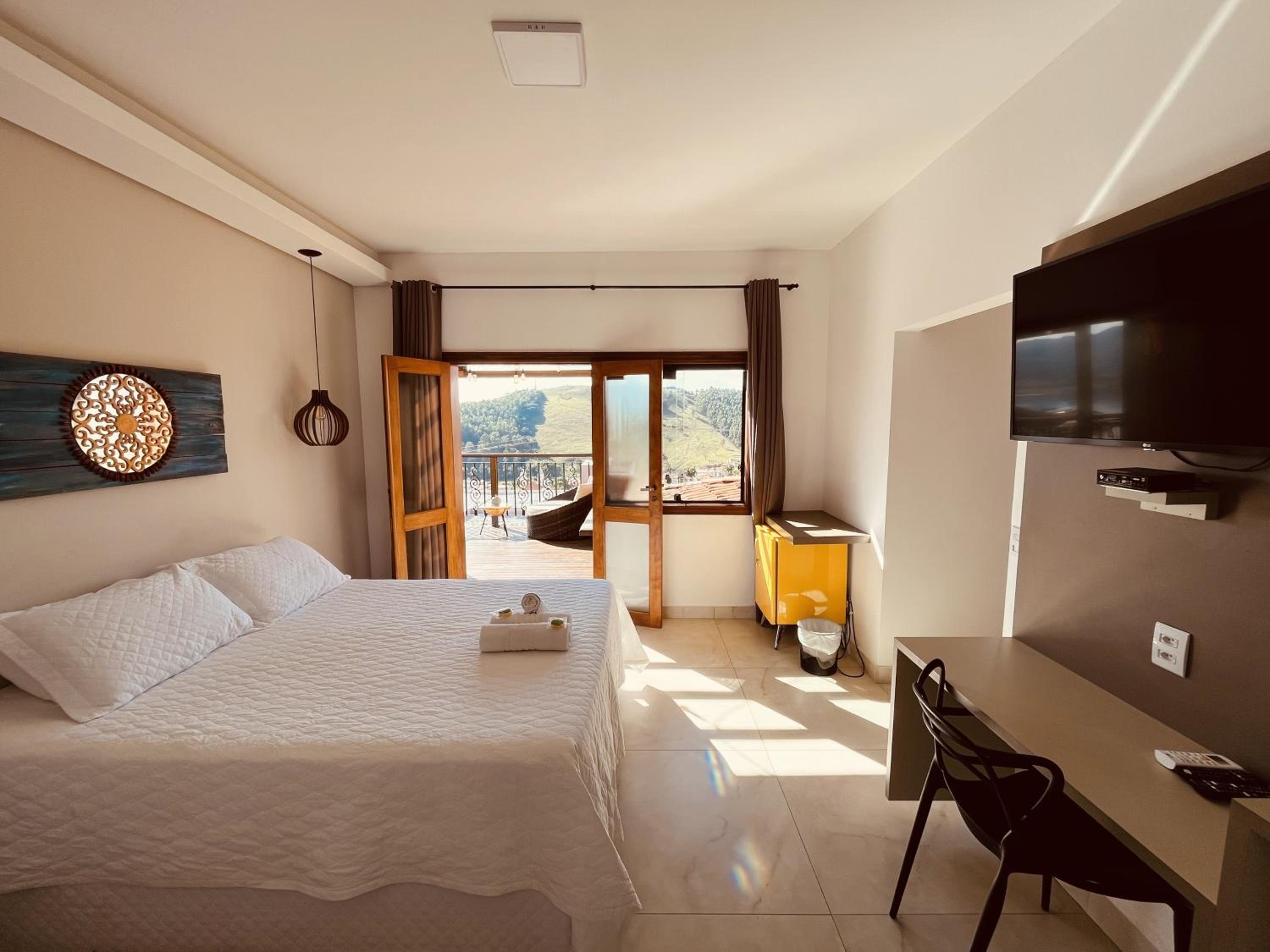 Suite with Lake View - Photo 16