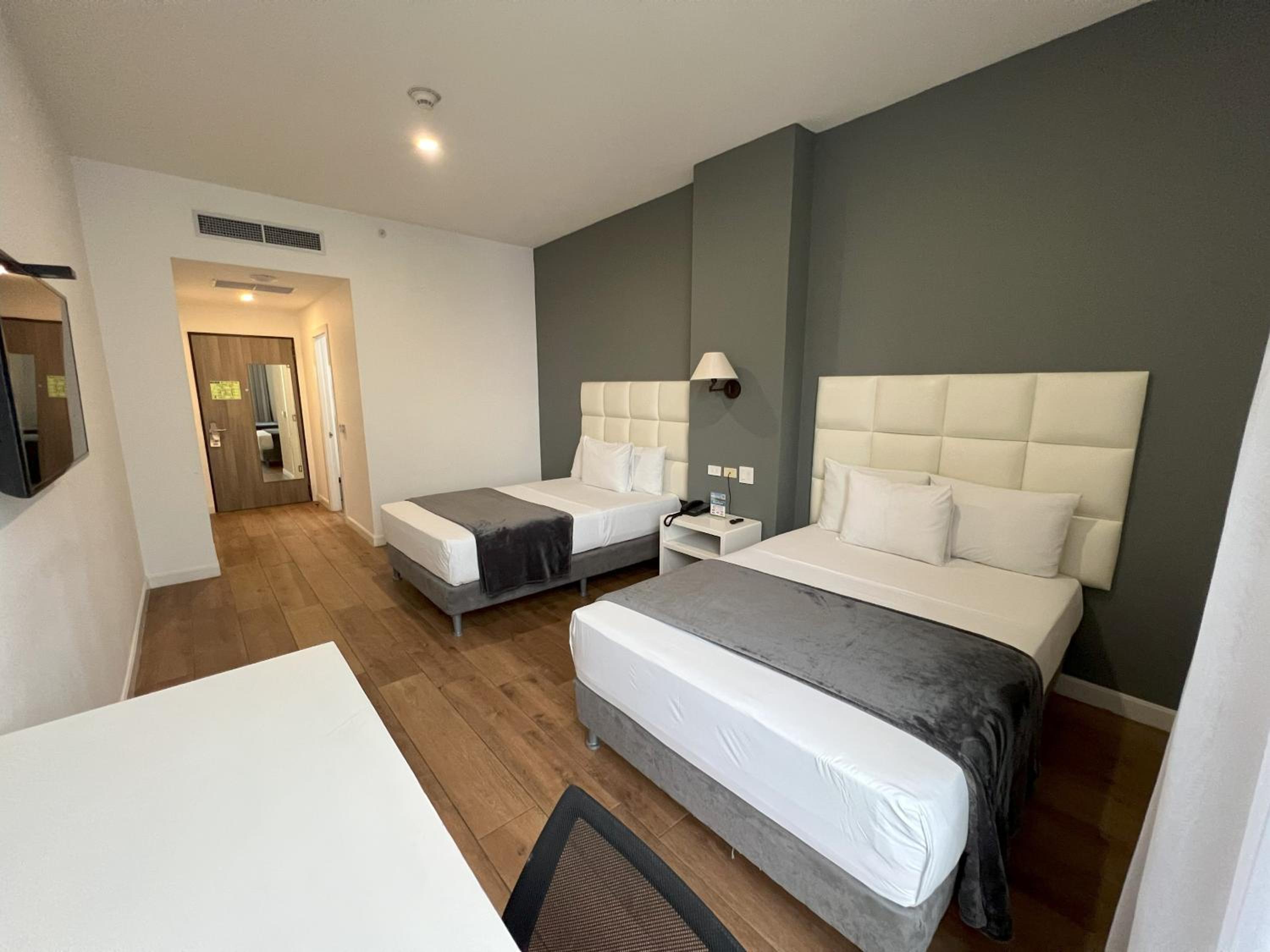 Deluxe Double Room – 2 Beds - Photo 1