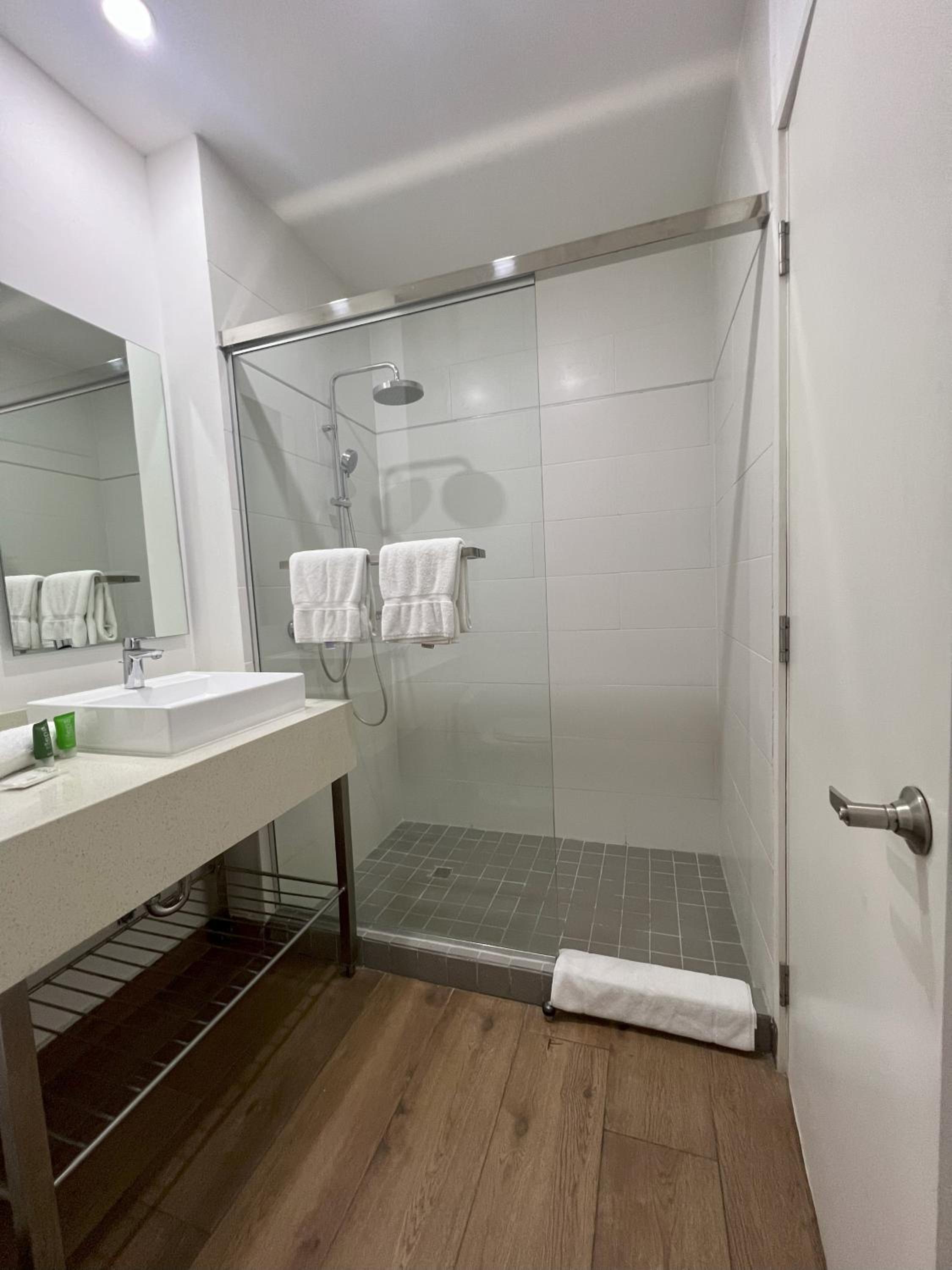 Deluxe Double Room – 2 Beds - Photo 2