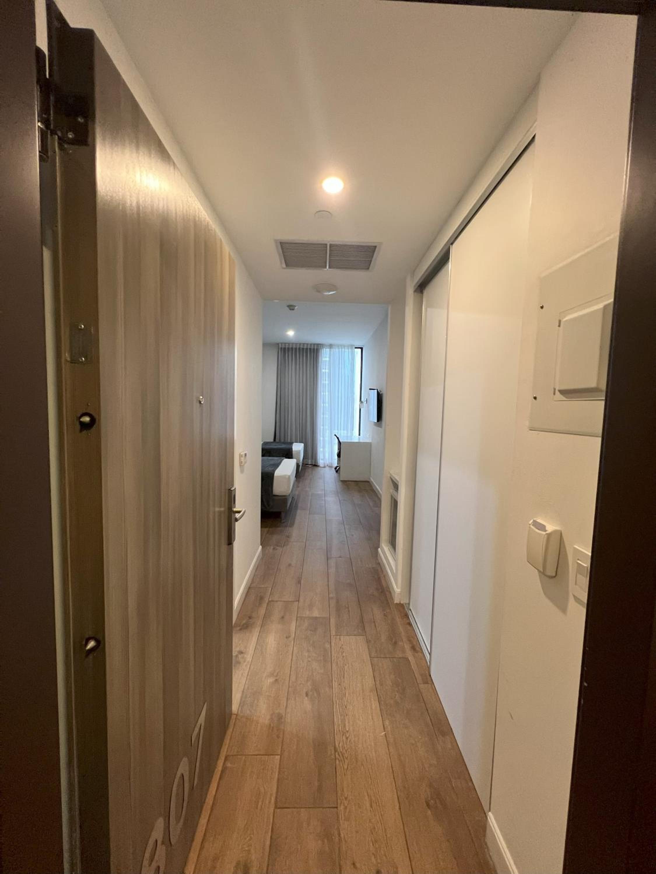 Deluxe Double Room – 2 Beds - Photo 8