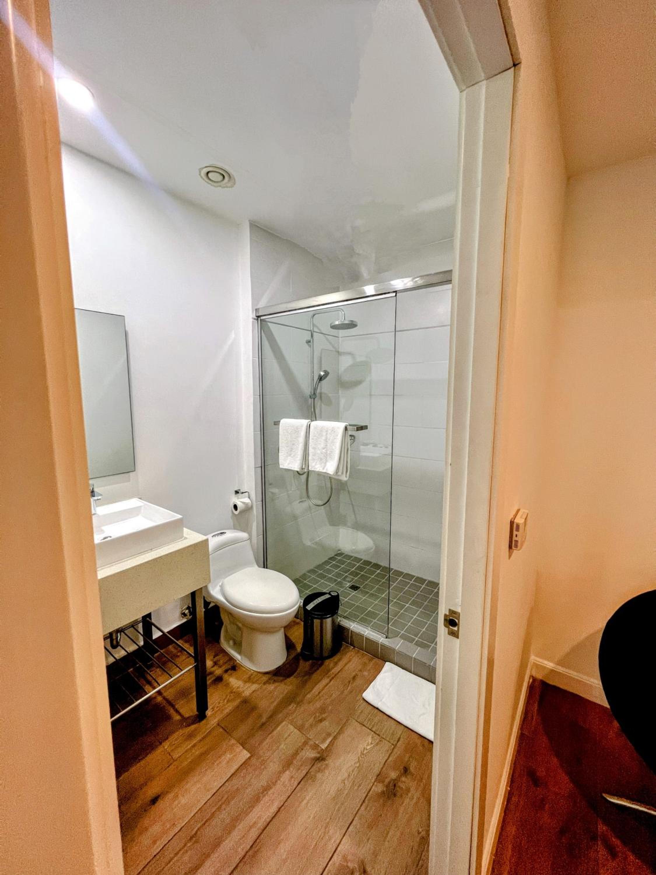 Deluxe Double Room – 2 Beds - Photo 6