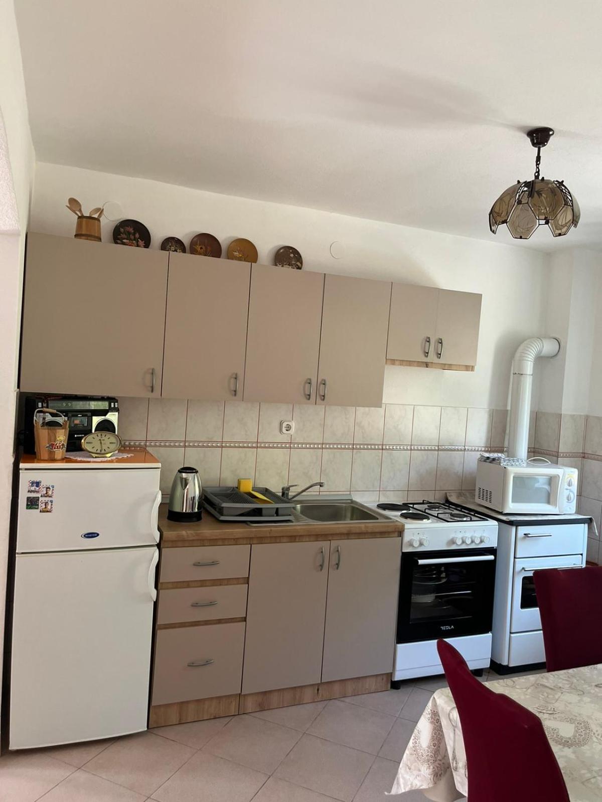 One-Bedroom House photo 2