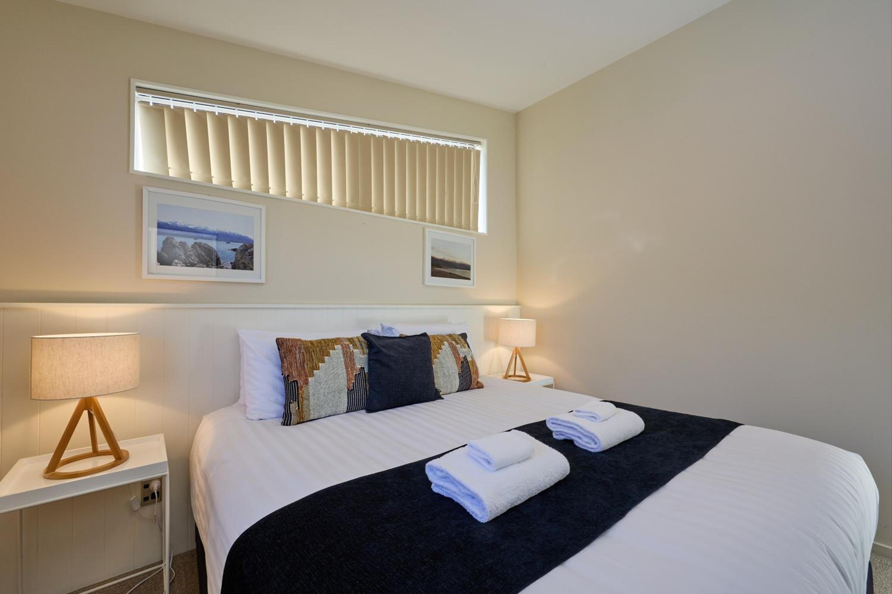 2 Bedroom 1st Floor Apartment with Ocean Views - Photo 3