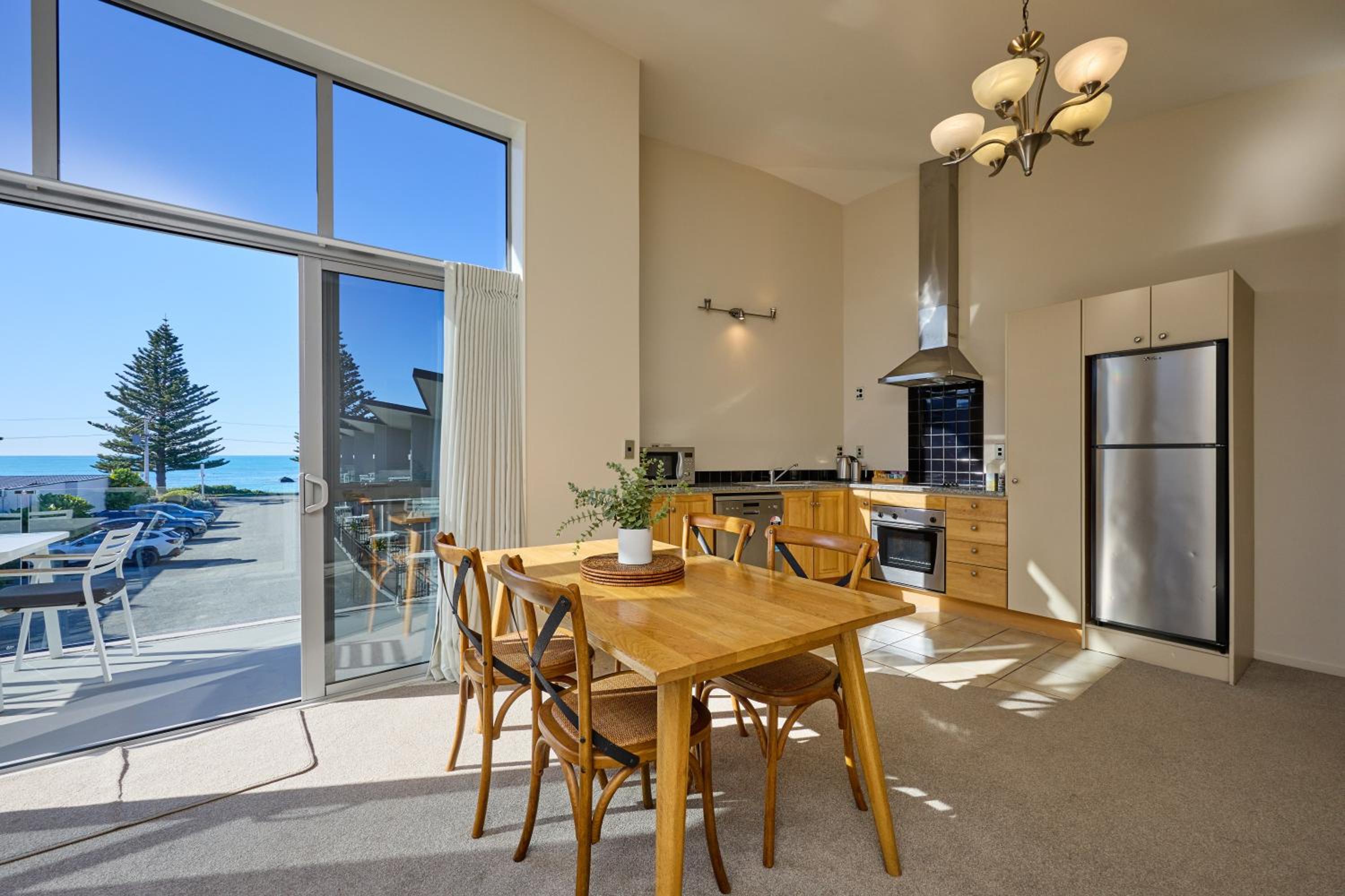 2 Bedroom 1st Floor Apartment with Ocean Views - Photo 11
