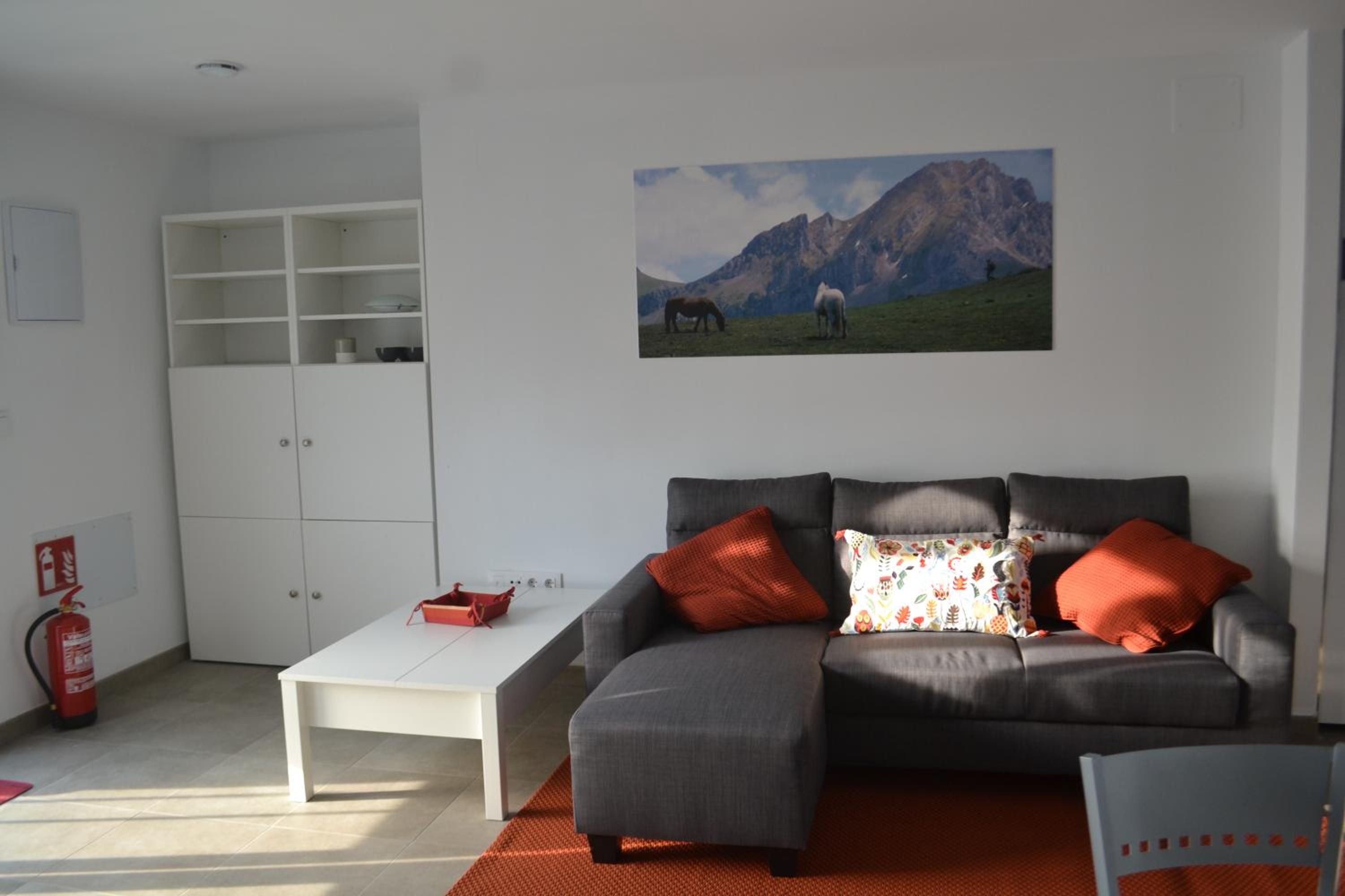 Three-Bedroom Apartment photo 3