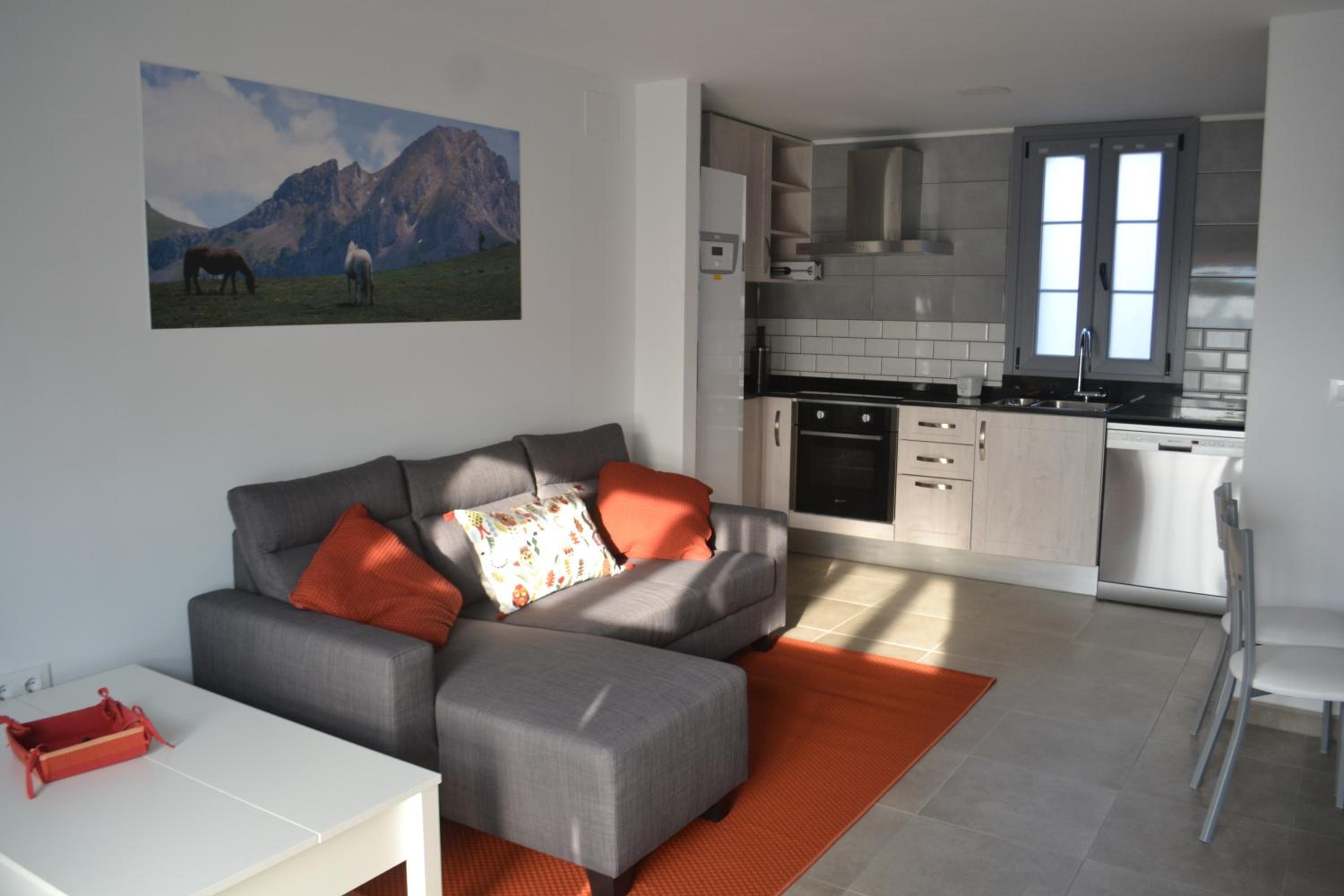 Three-Bedroom Apartment photo 2