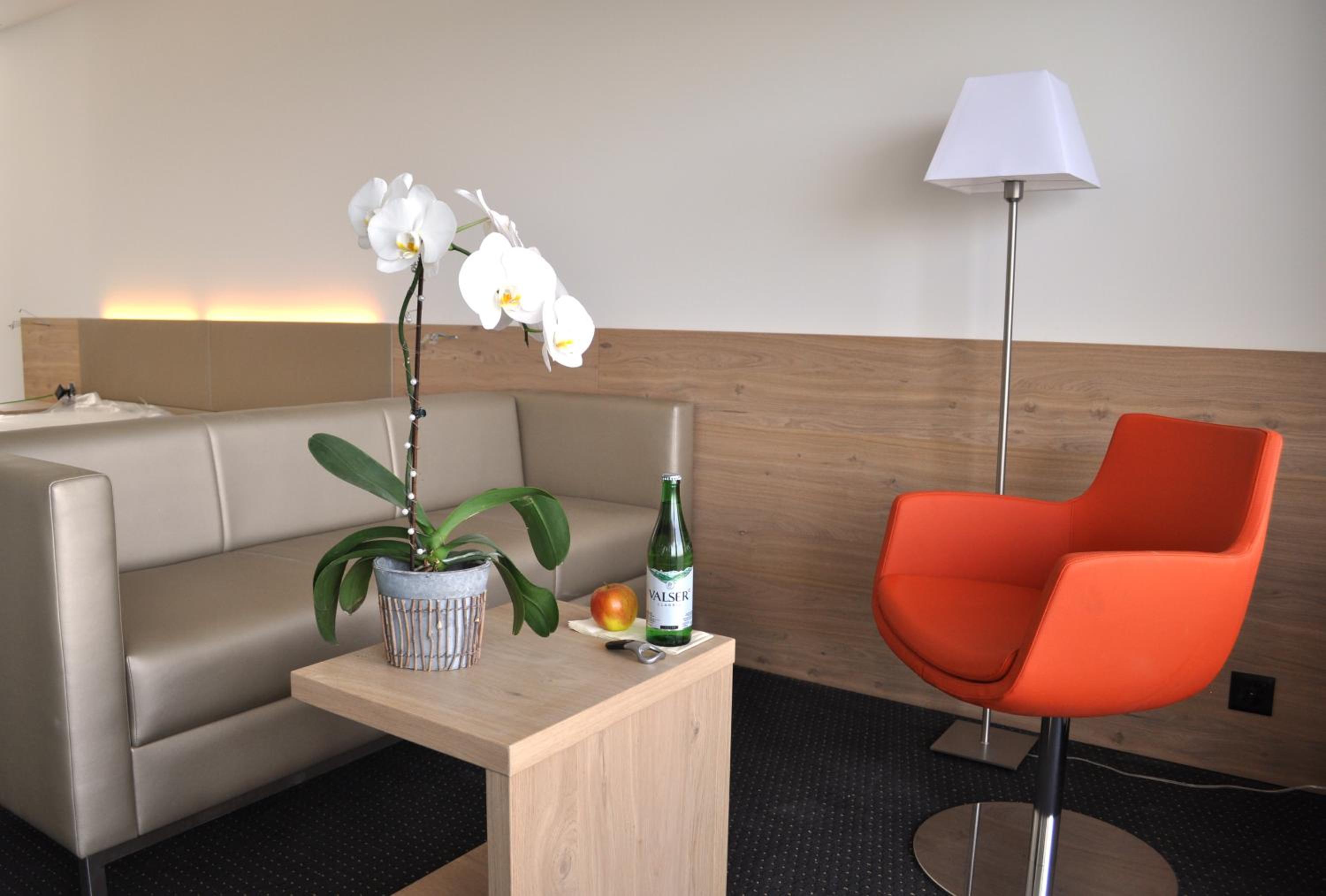 Junior Suite with Lake View - Photo 13