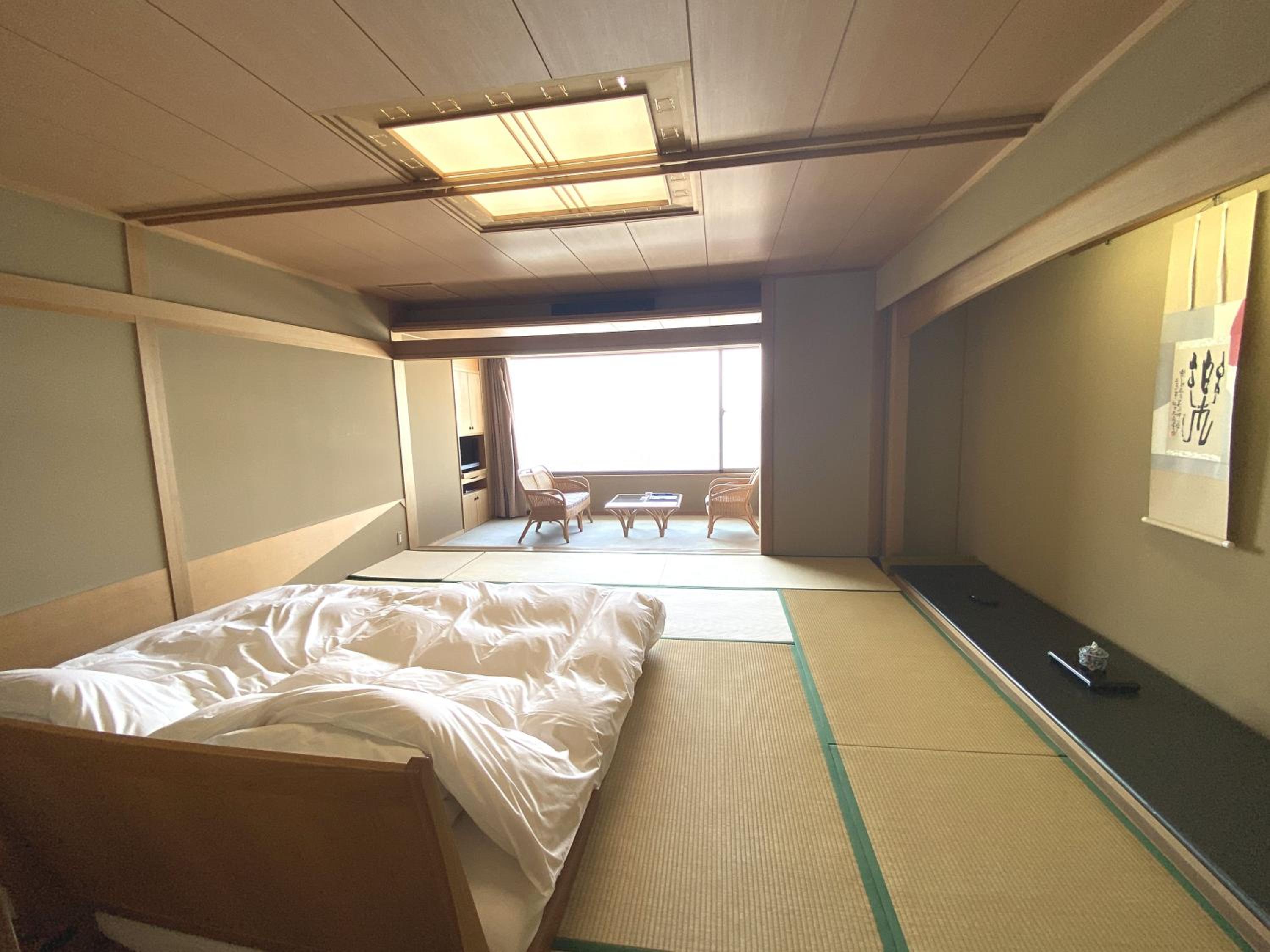 Japanese-Style Standard Room - Breakfast and Deluxe Dinner Included photo 1