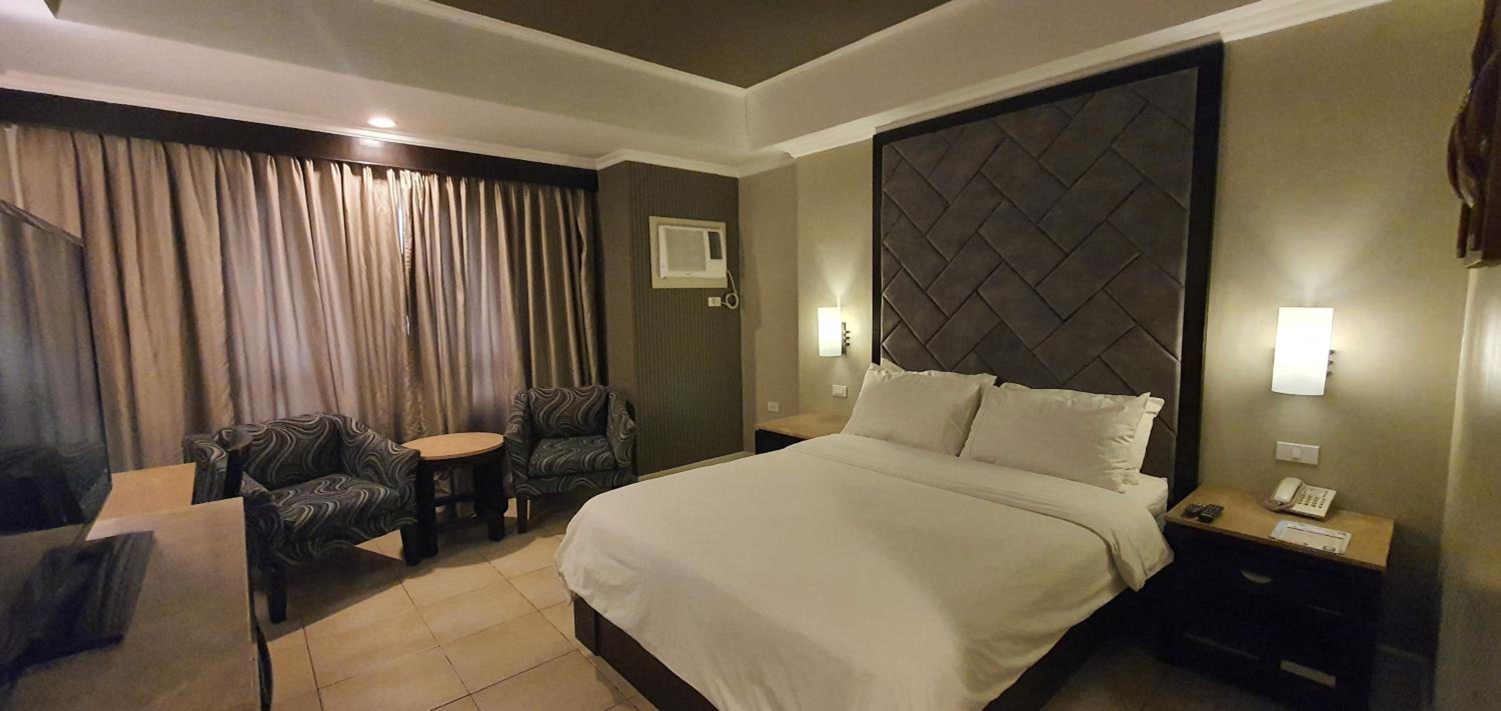 Deluxe Double or Twin Room photo 3