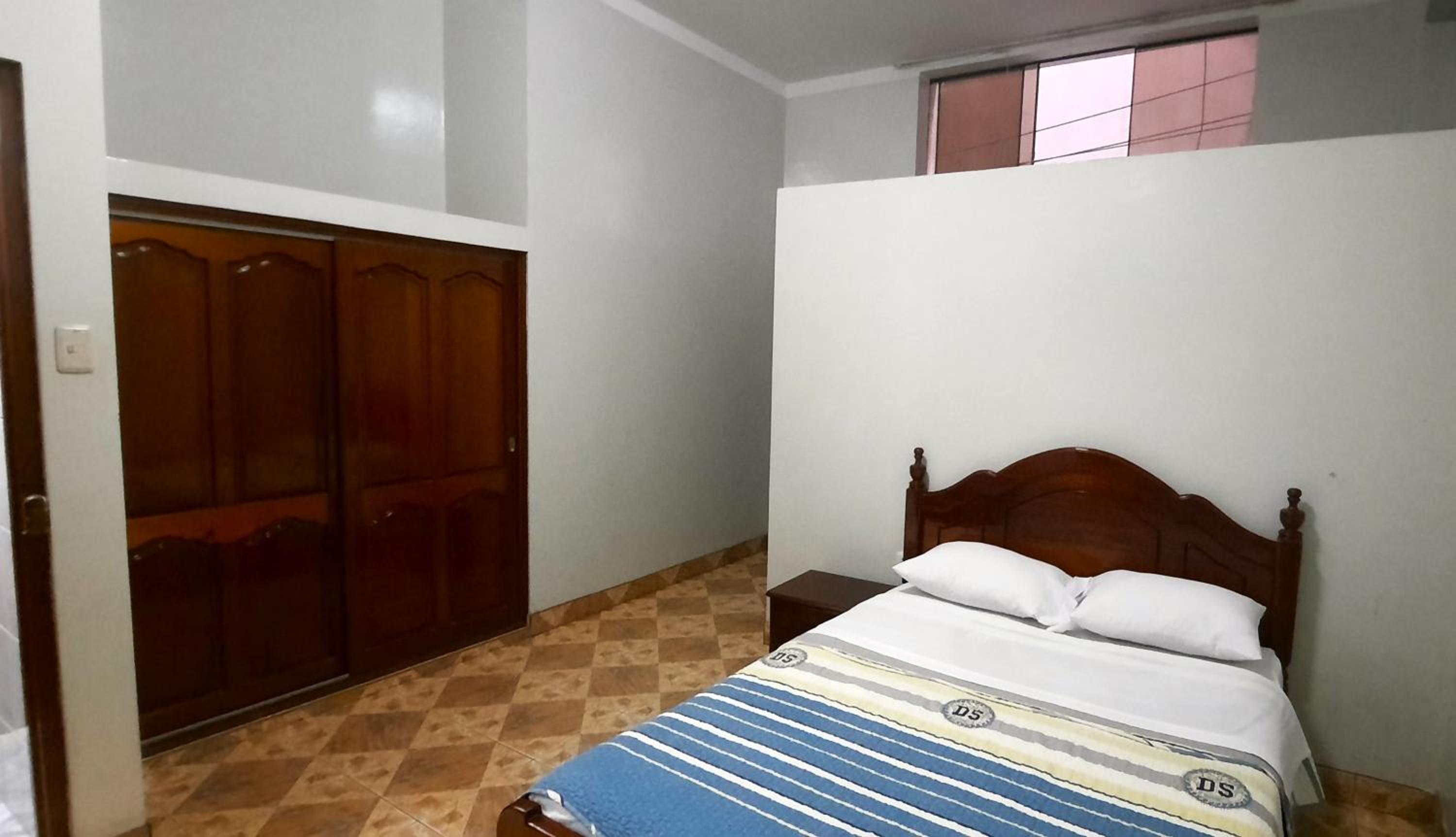 Single Room with Private Bathroom photo 1