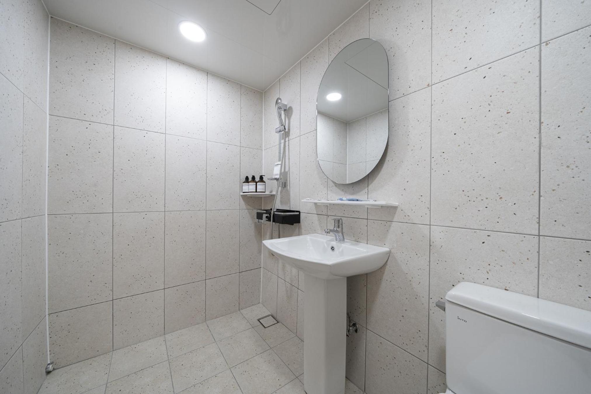 Double Room - Photo 4
