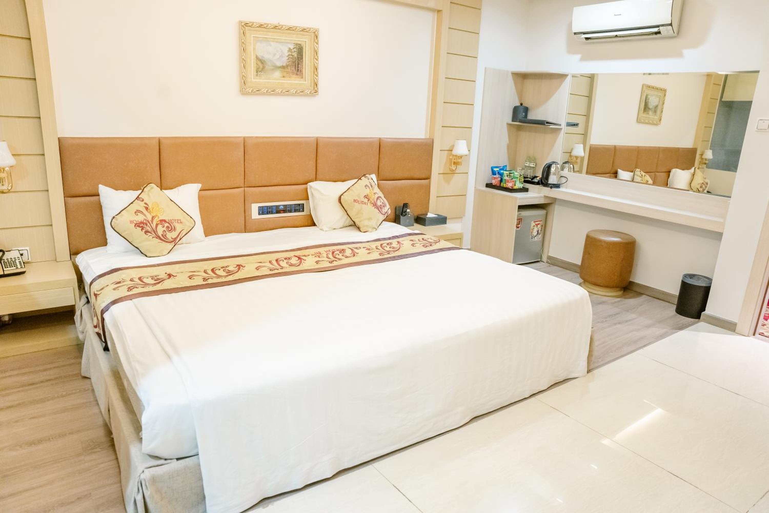 Superior Double Room (No Window) photo 2