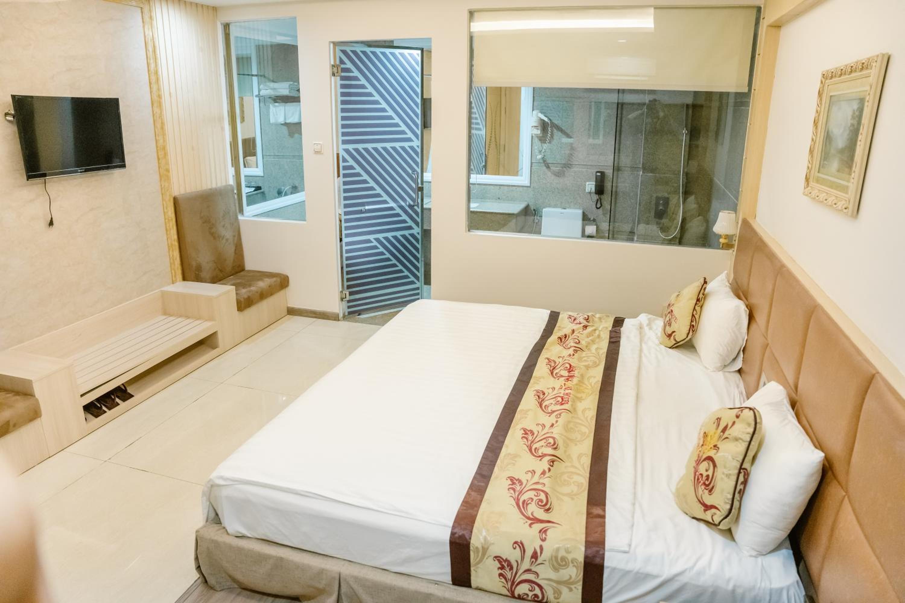 Superior Double Room (No Window) photo 3