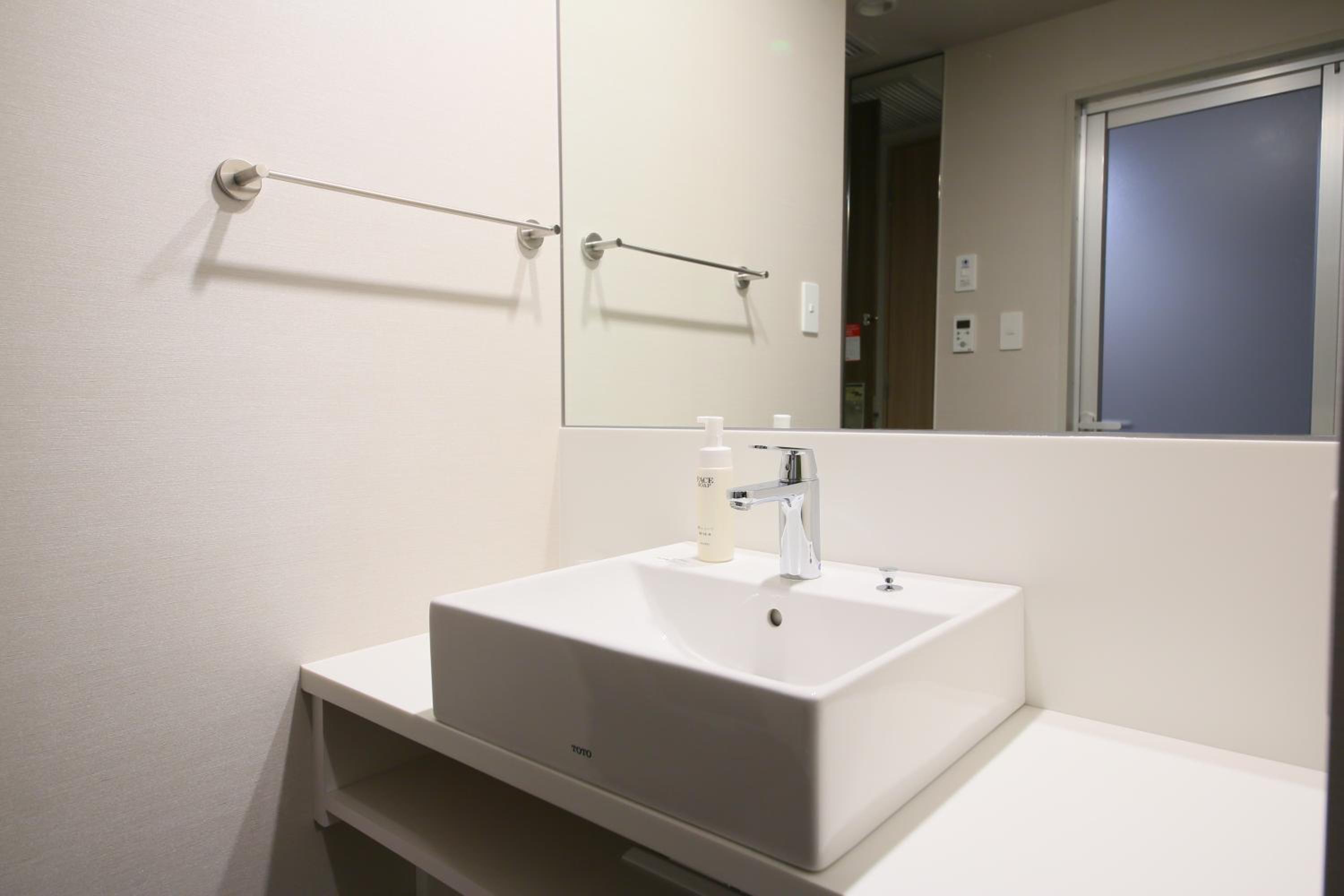 Deluxe Twin Room - Non-Smoking - Photo 6