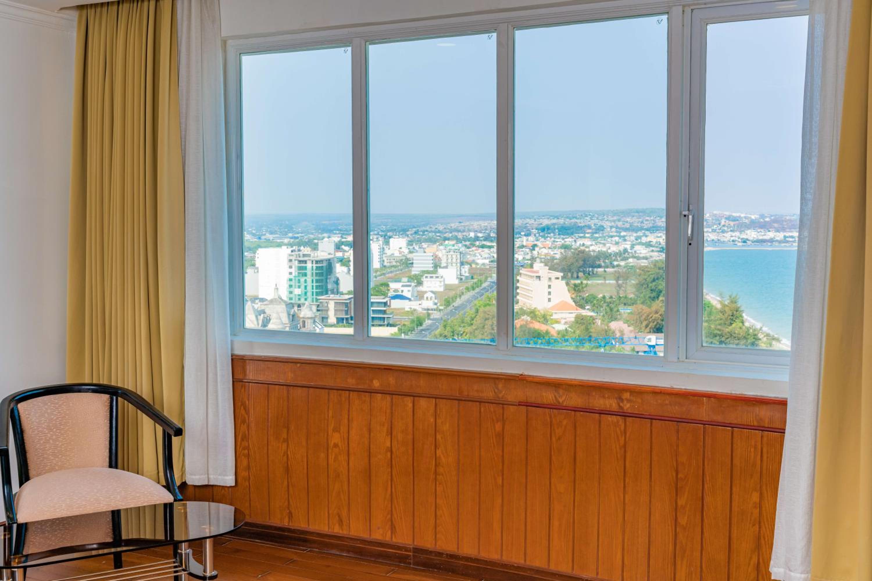 Junior Suite with Ocean View - Photo 6