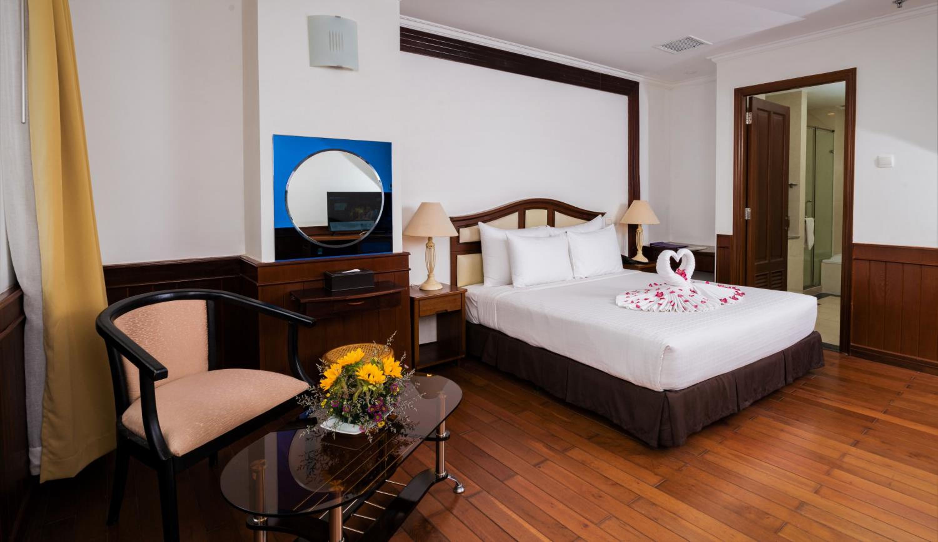 Junior Suite with Ocean View - Photo 9