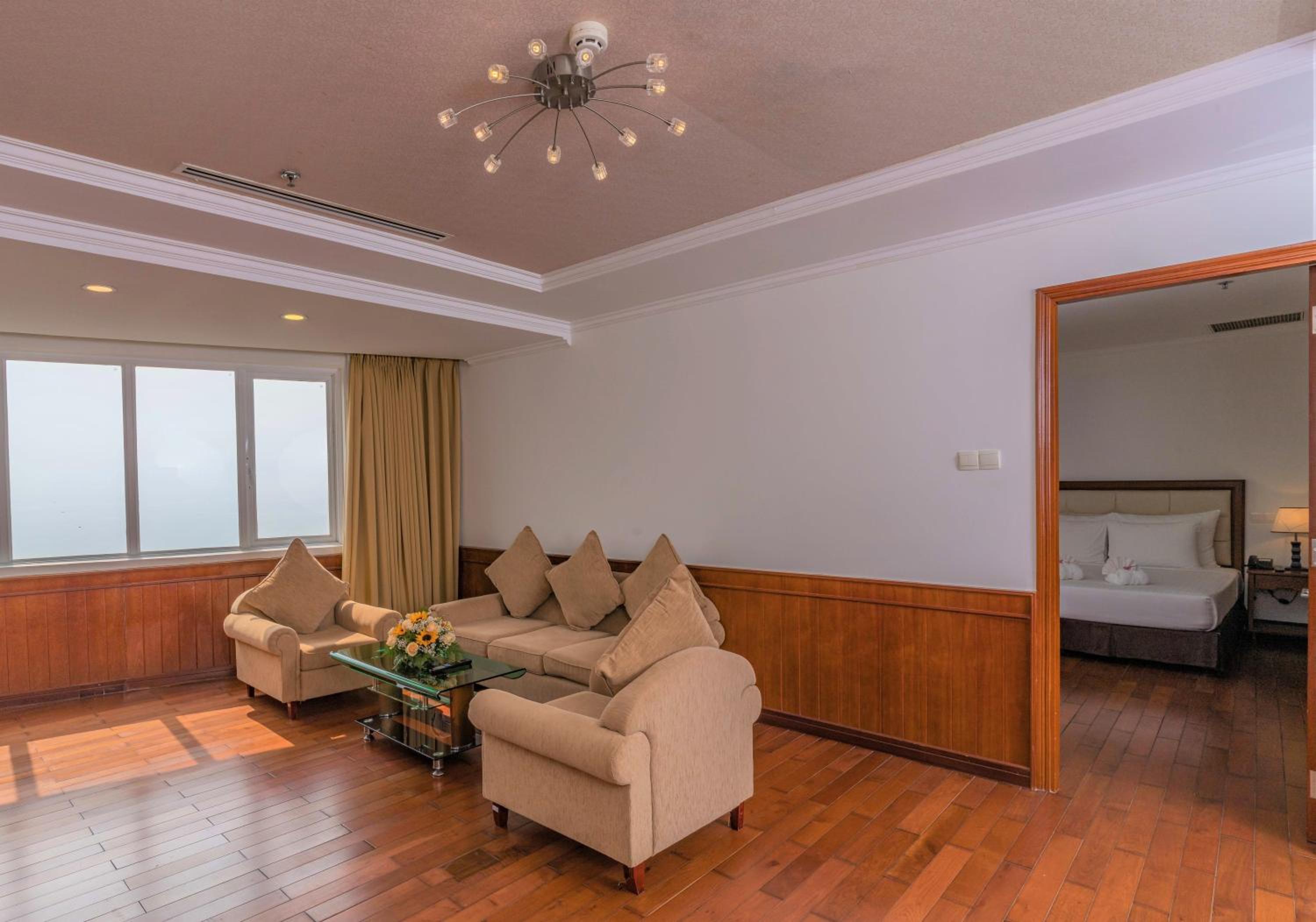 Junior Suite with Ocean View - Photo 3