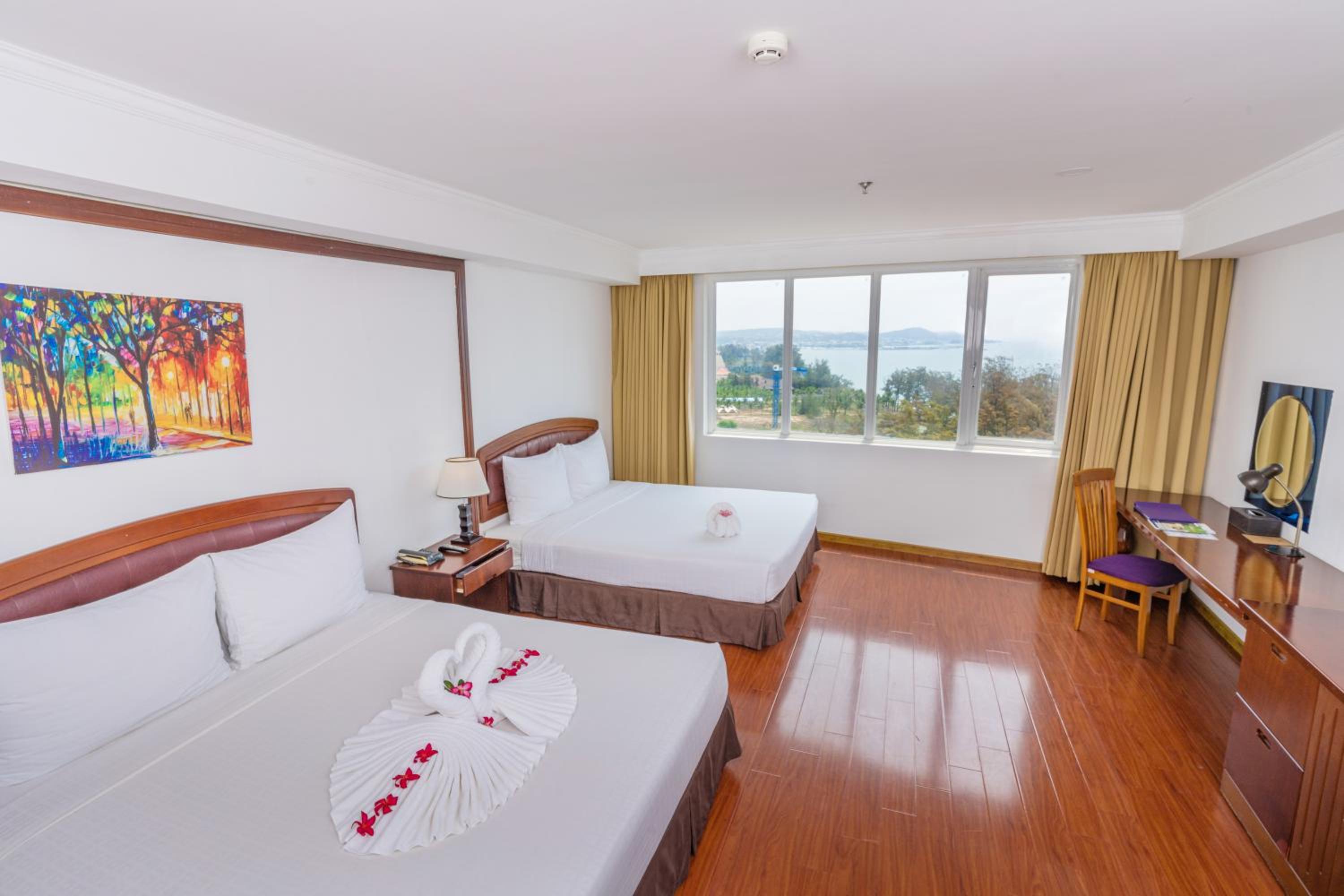Family Room with Sea View - Photo 7
