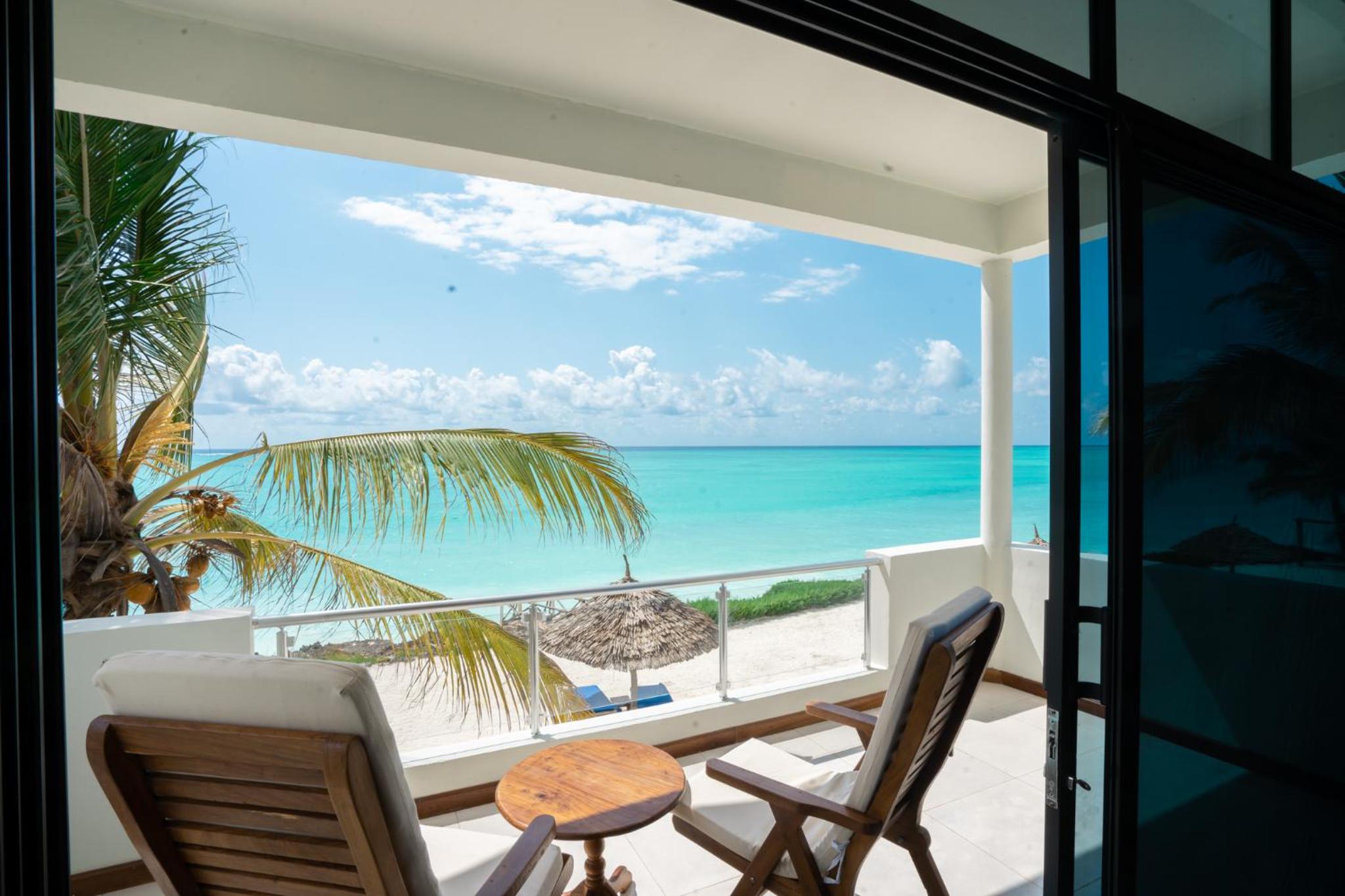 Ocean Front Suite - Photo 9