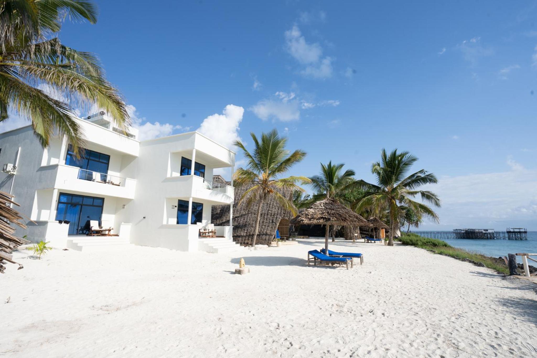 Ocean Front Suite - Photo 8