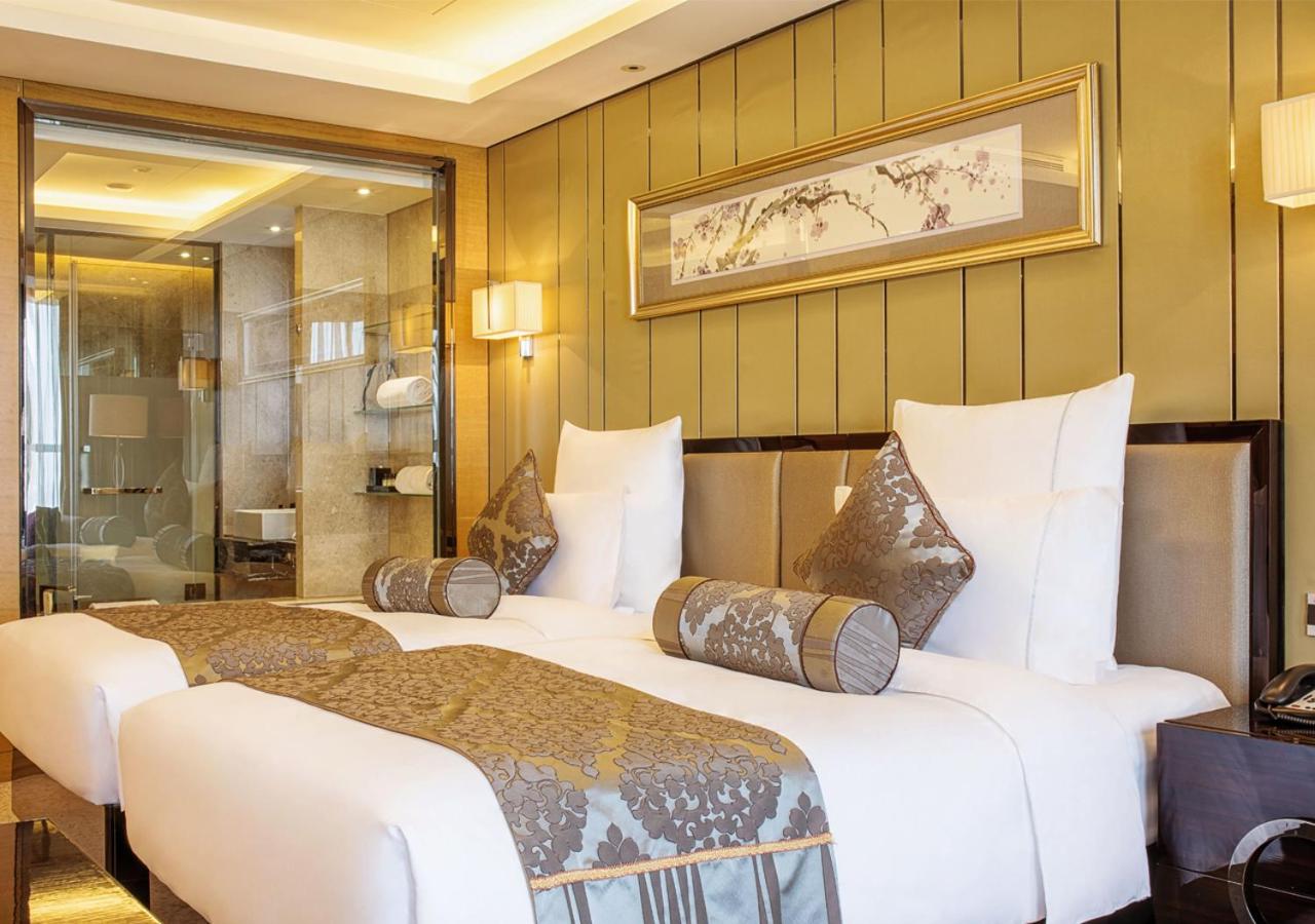 Executive Twin Room with Executive Lounge Access photo 2