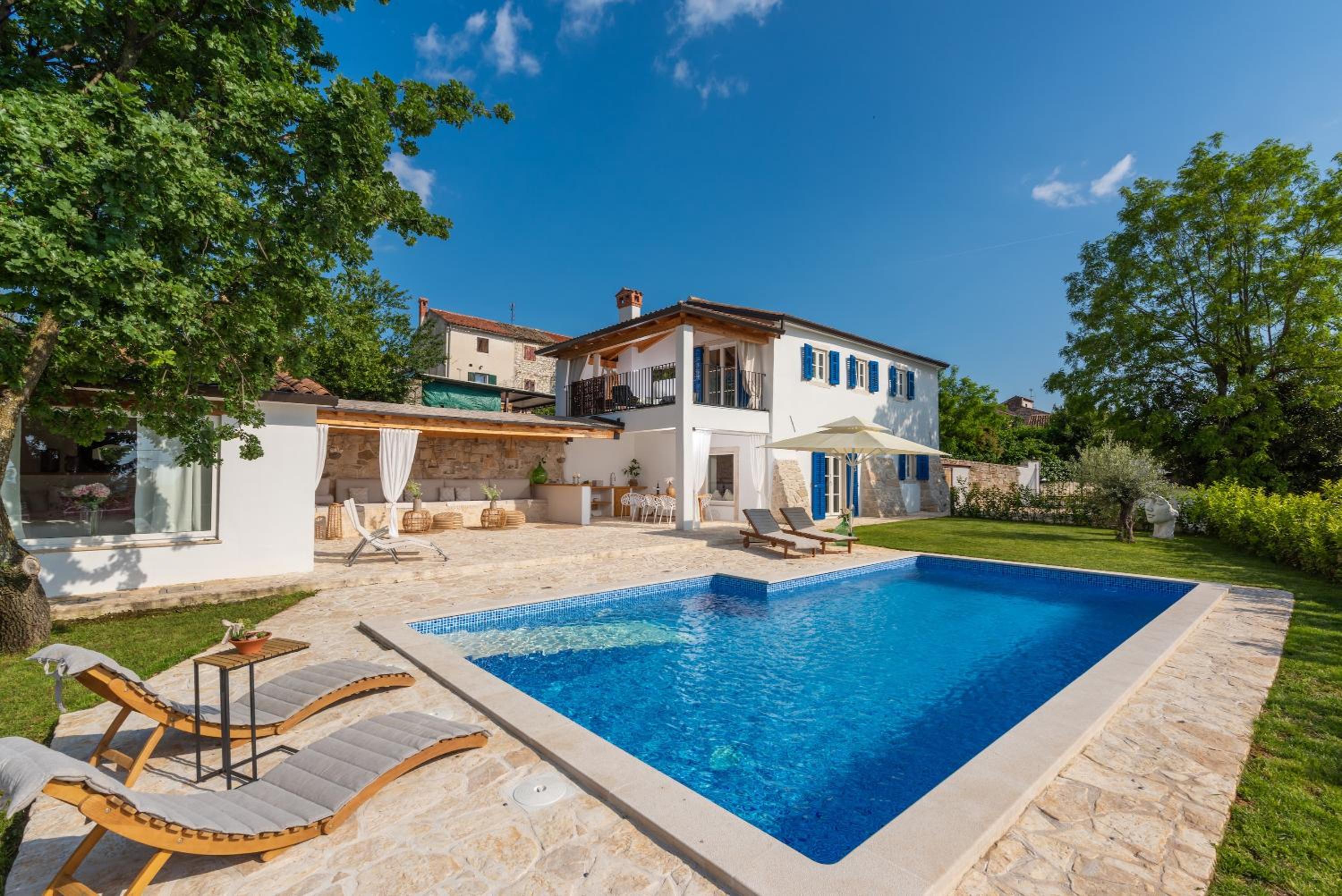 Three-Bedroom Villa photo 3