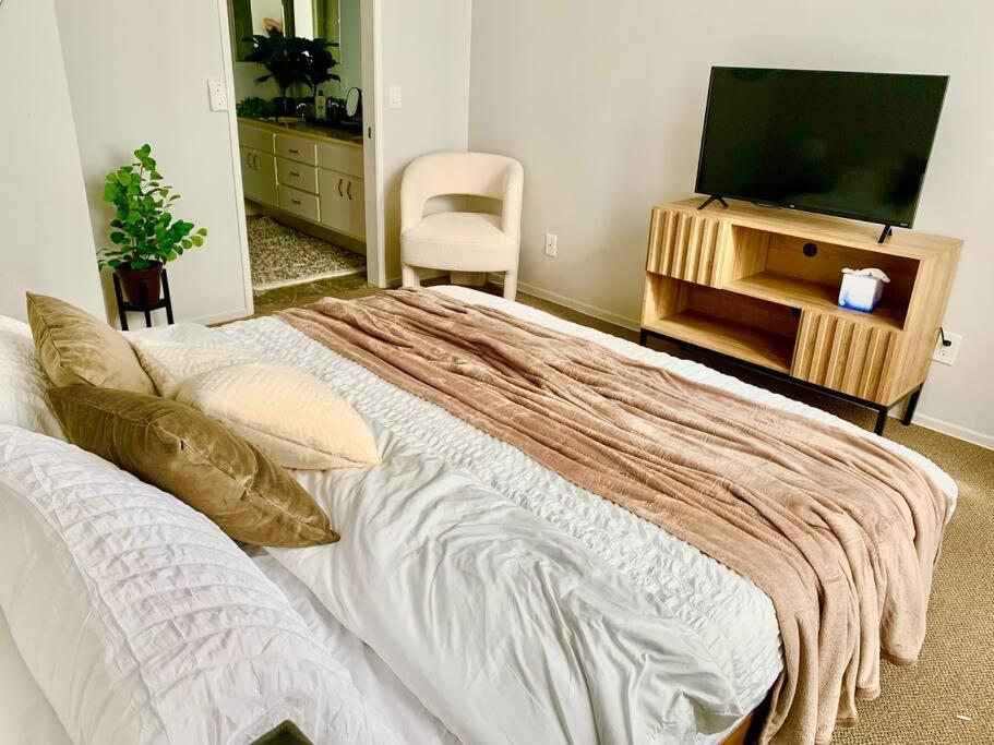 Two-Bedroom Apartment photo 3