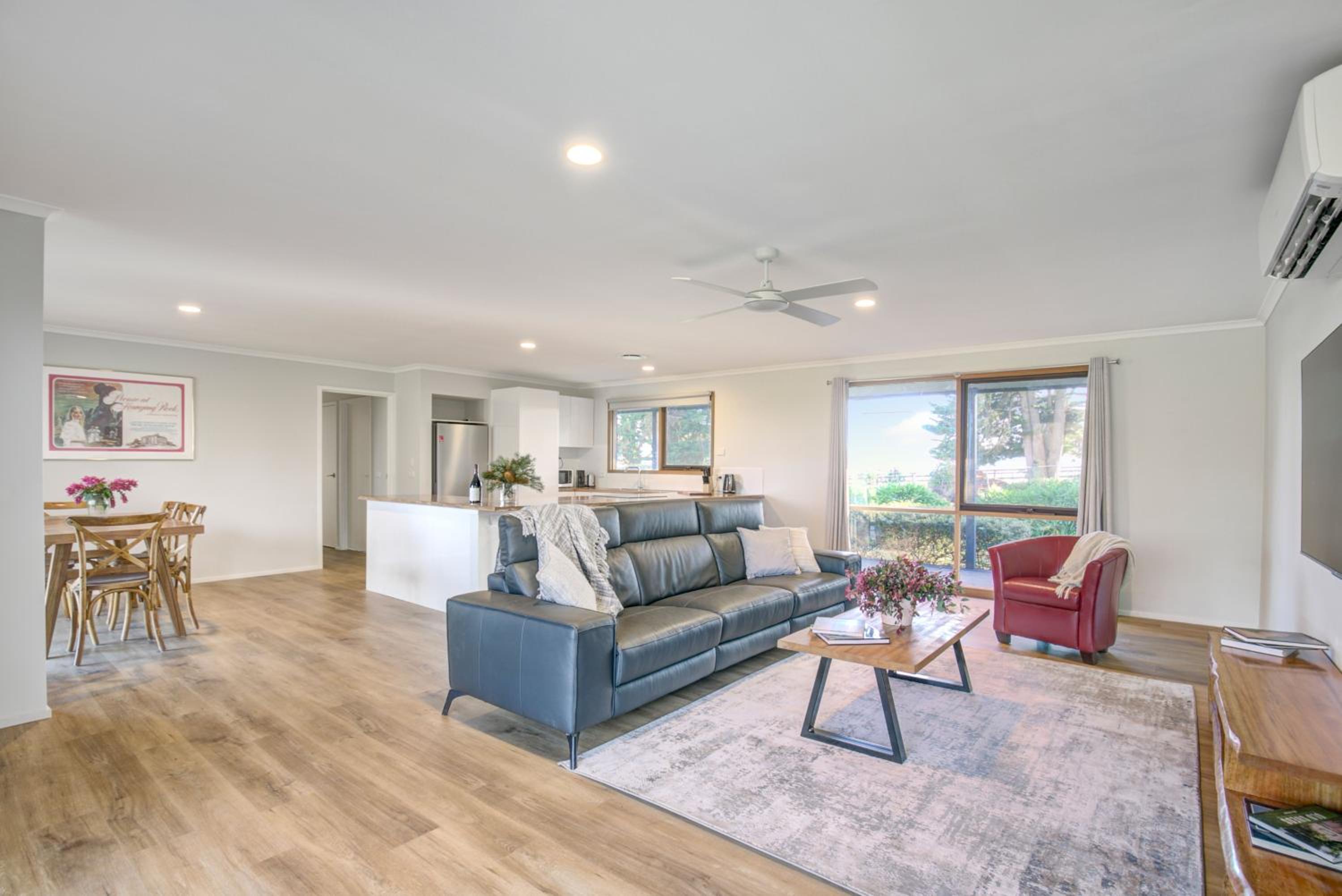 Three-Bedroom House photo 2