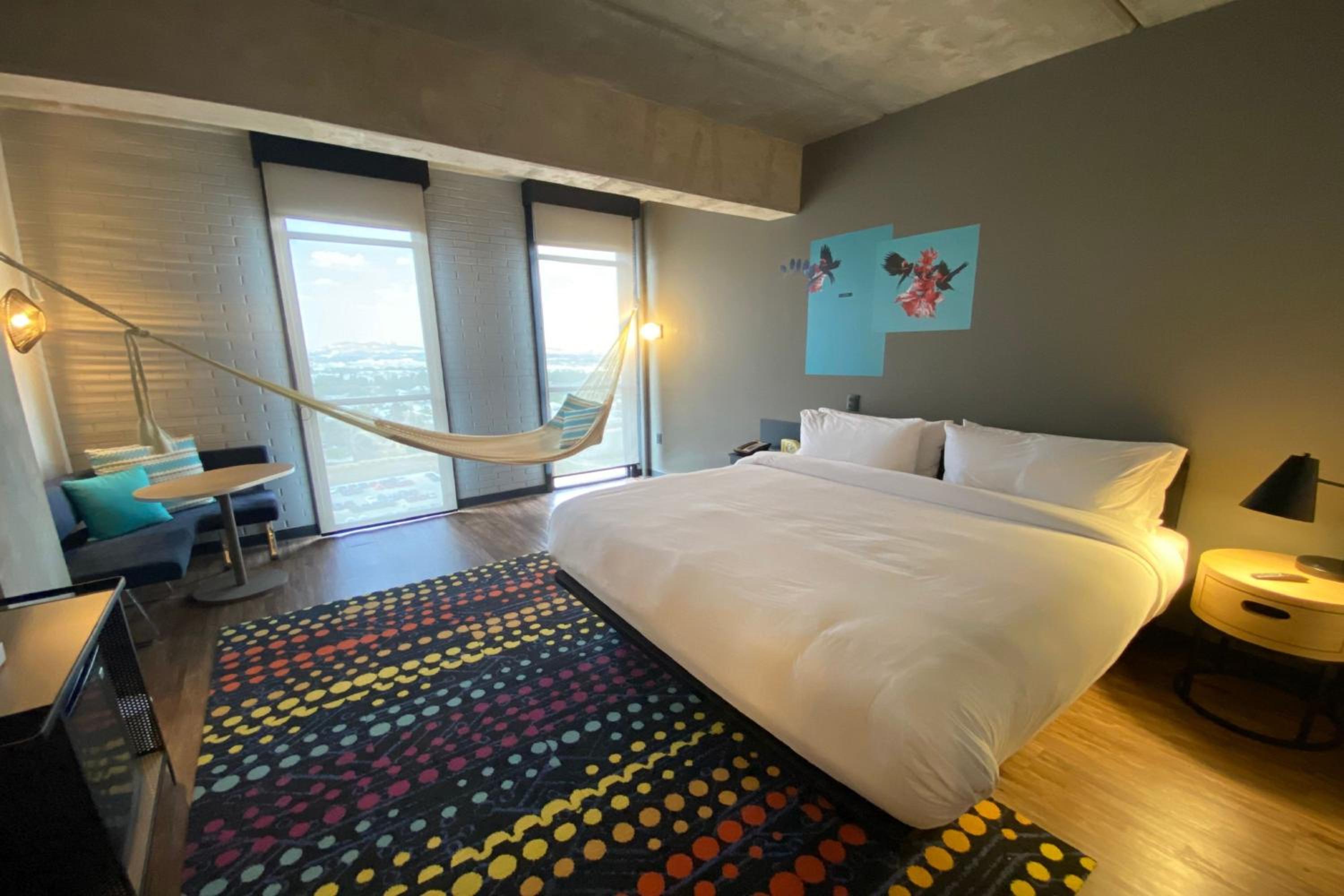 King Room with Hammock - Photo 4