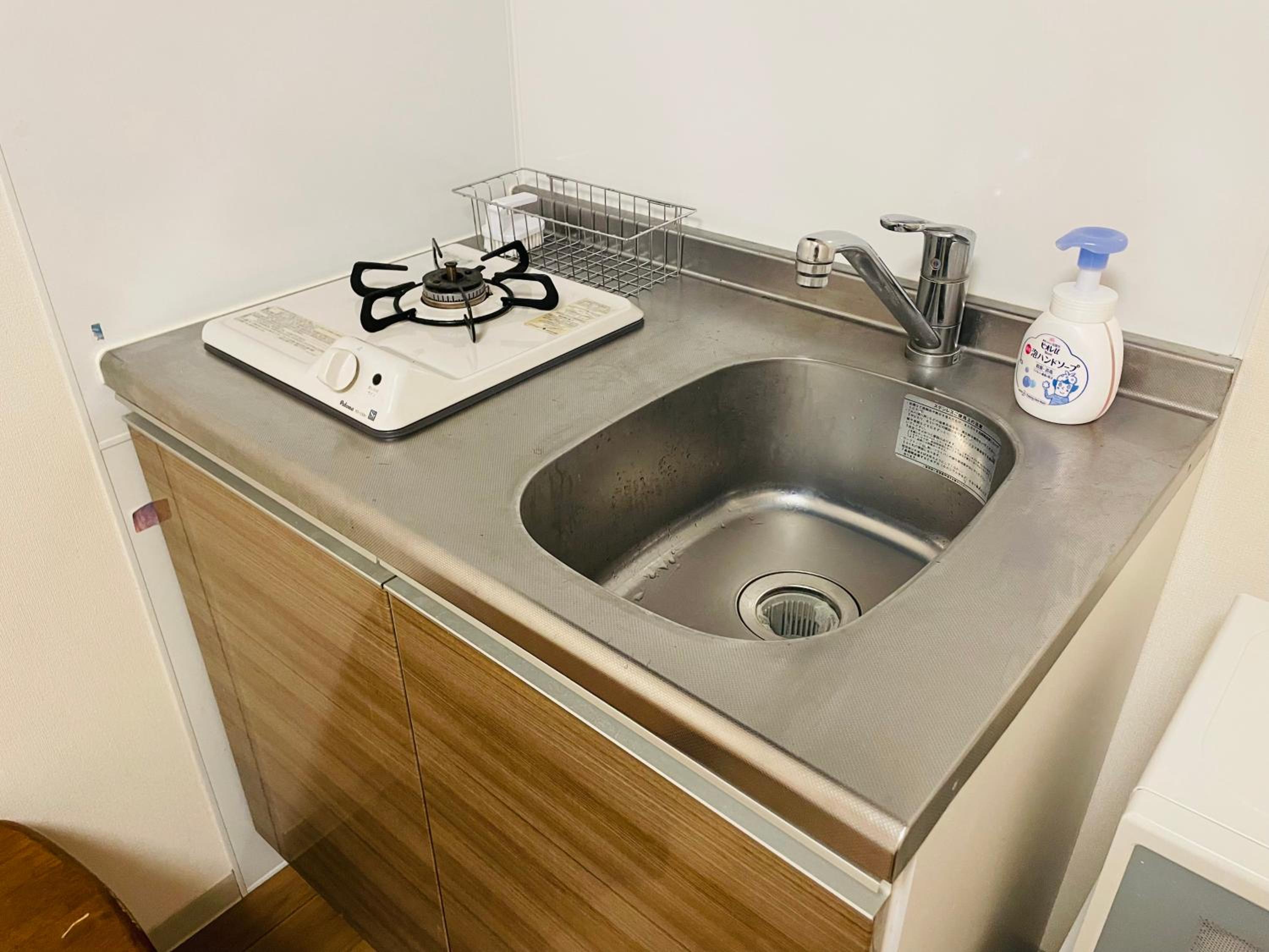 Single Room with Private Bathroom photo 3