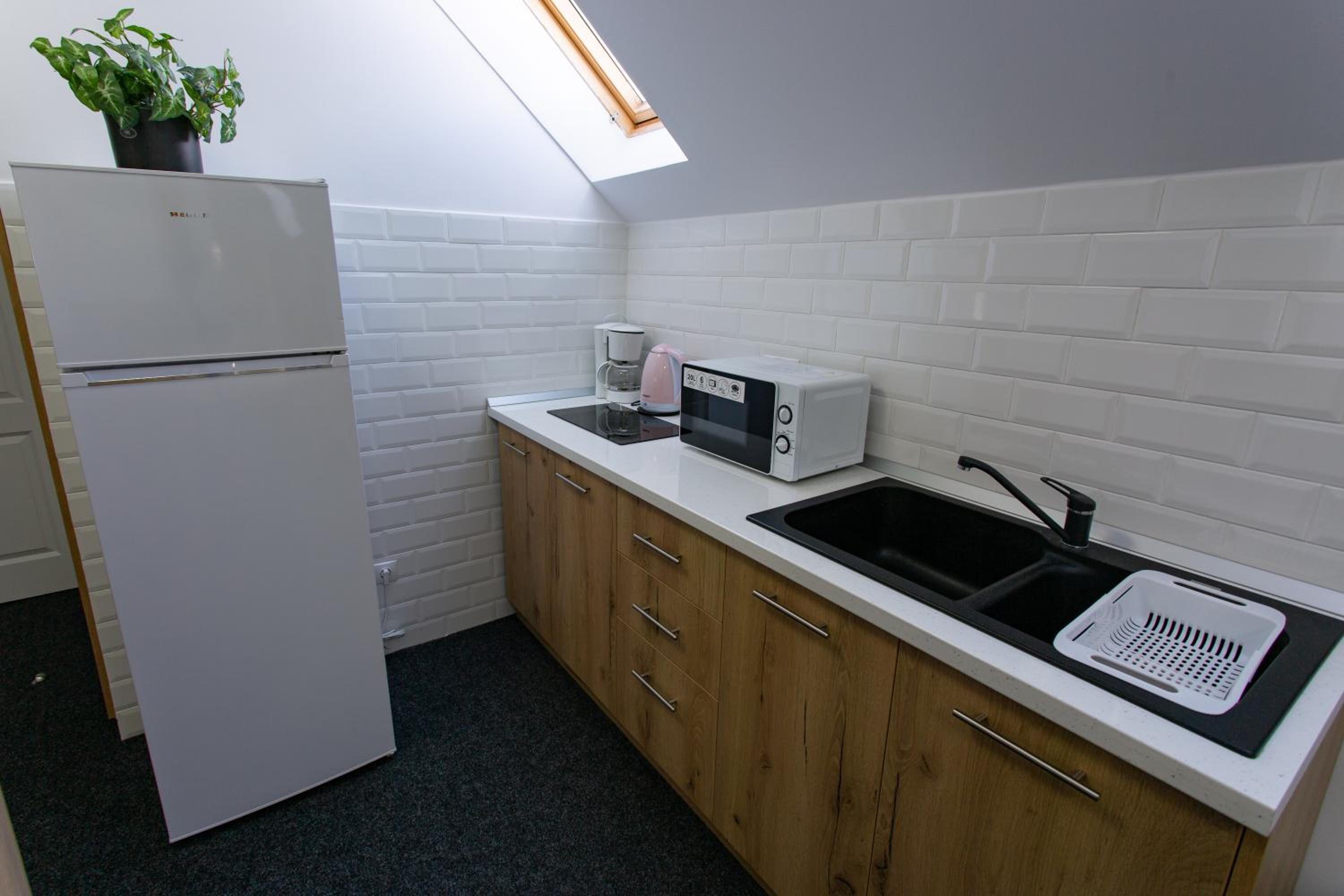 Apartment with Mountain View - Photo 2