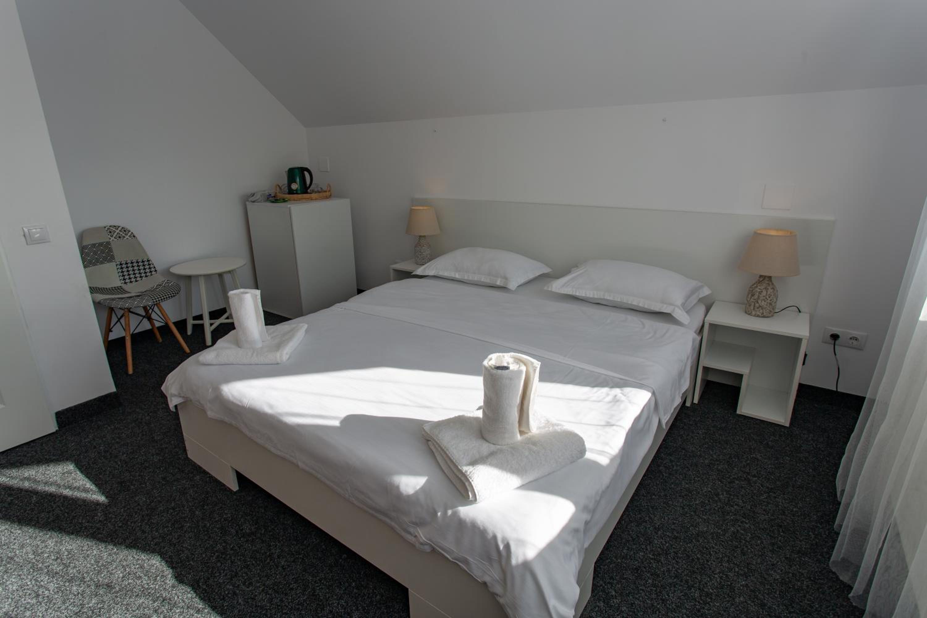 Two-Bedroom Suite - Photo 3