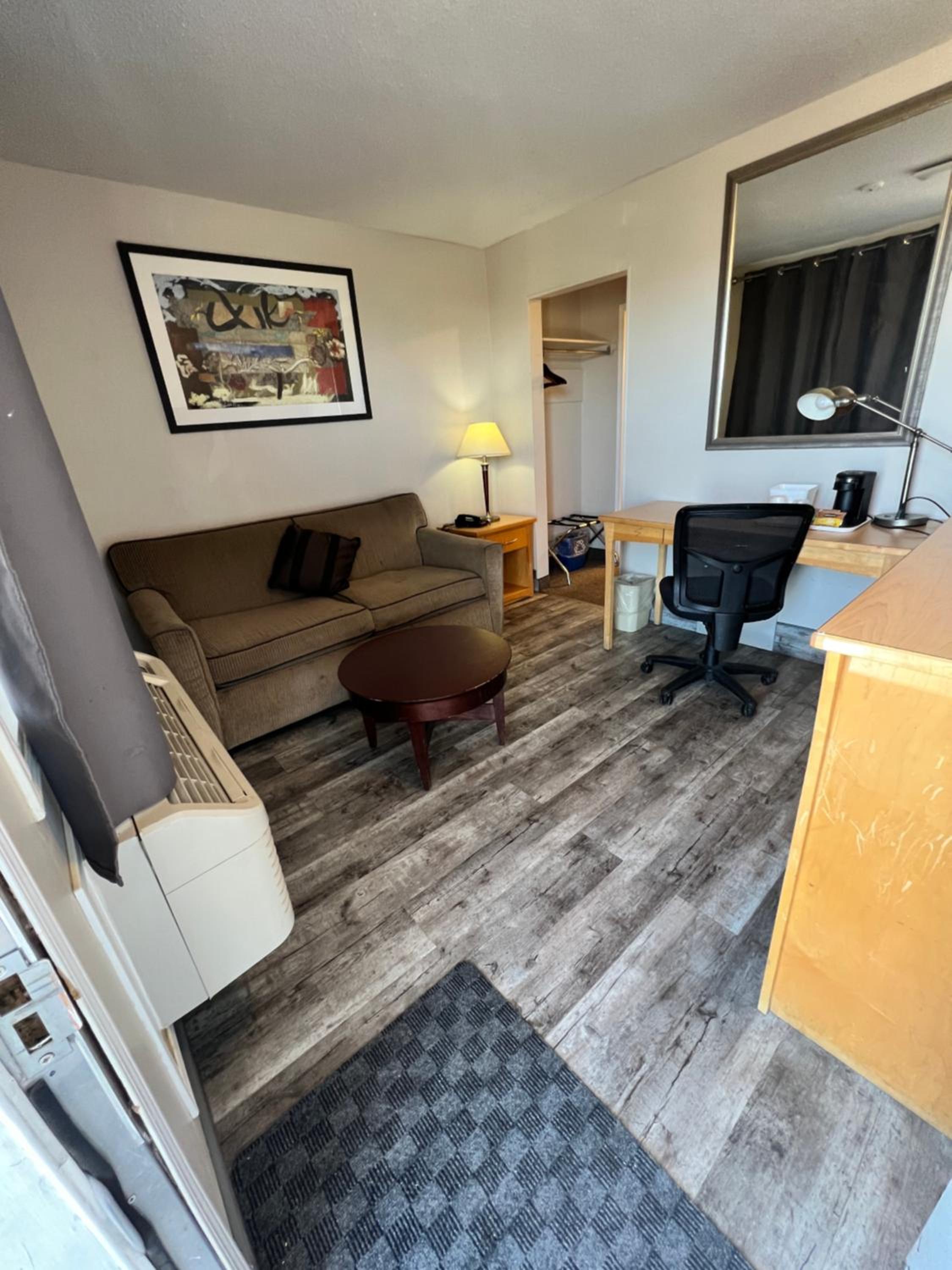 Deluxe Double Studio With Two Double Beds - Non-Smoking