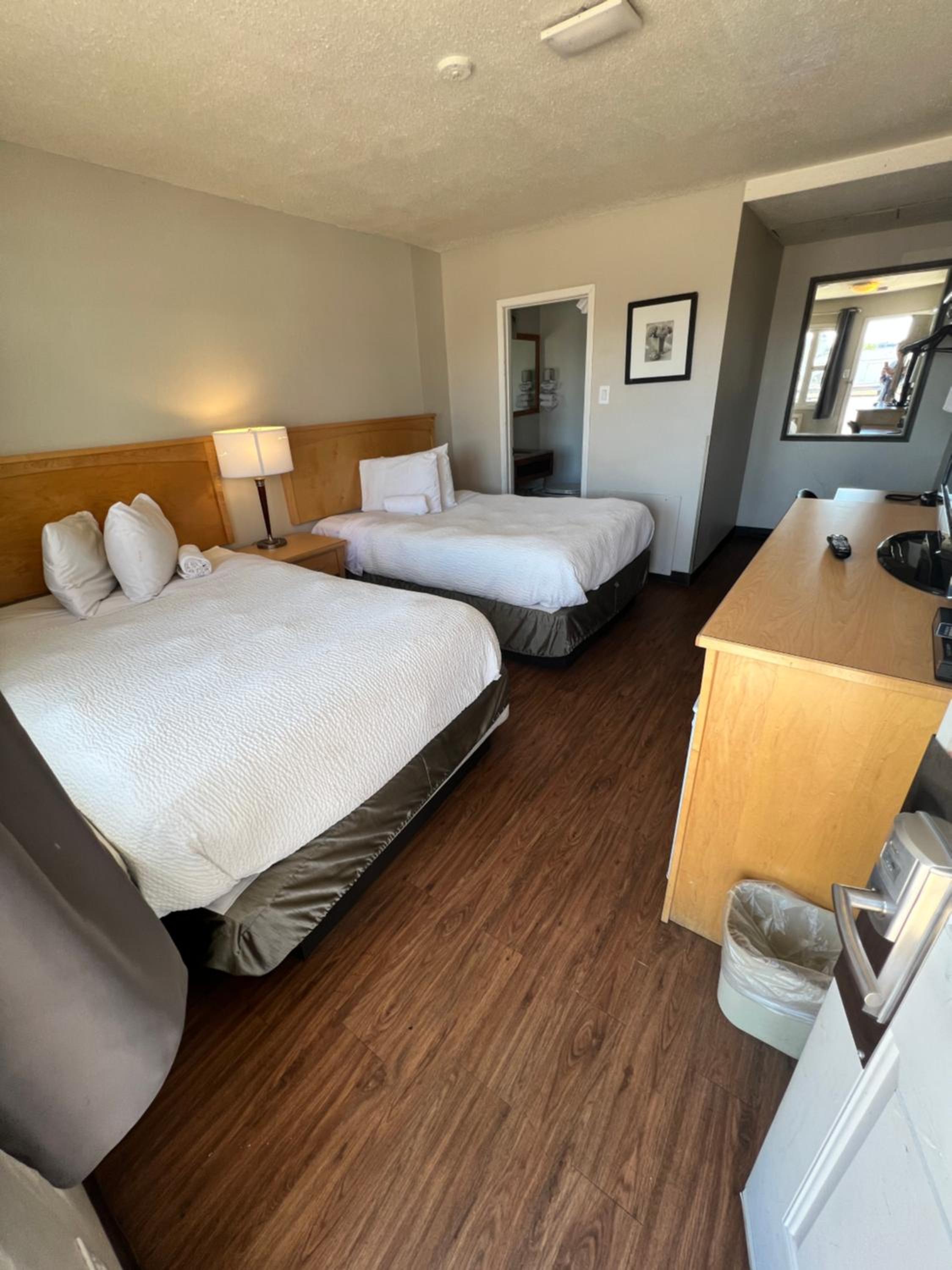 Double Room With Two Double Beds - Smoking