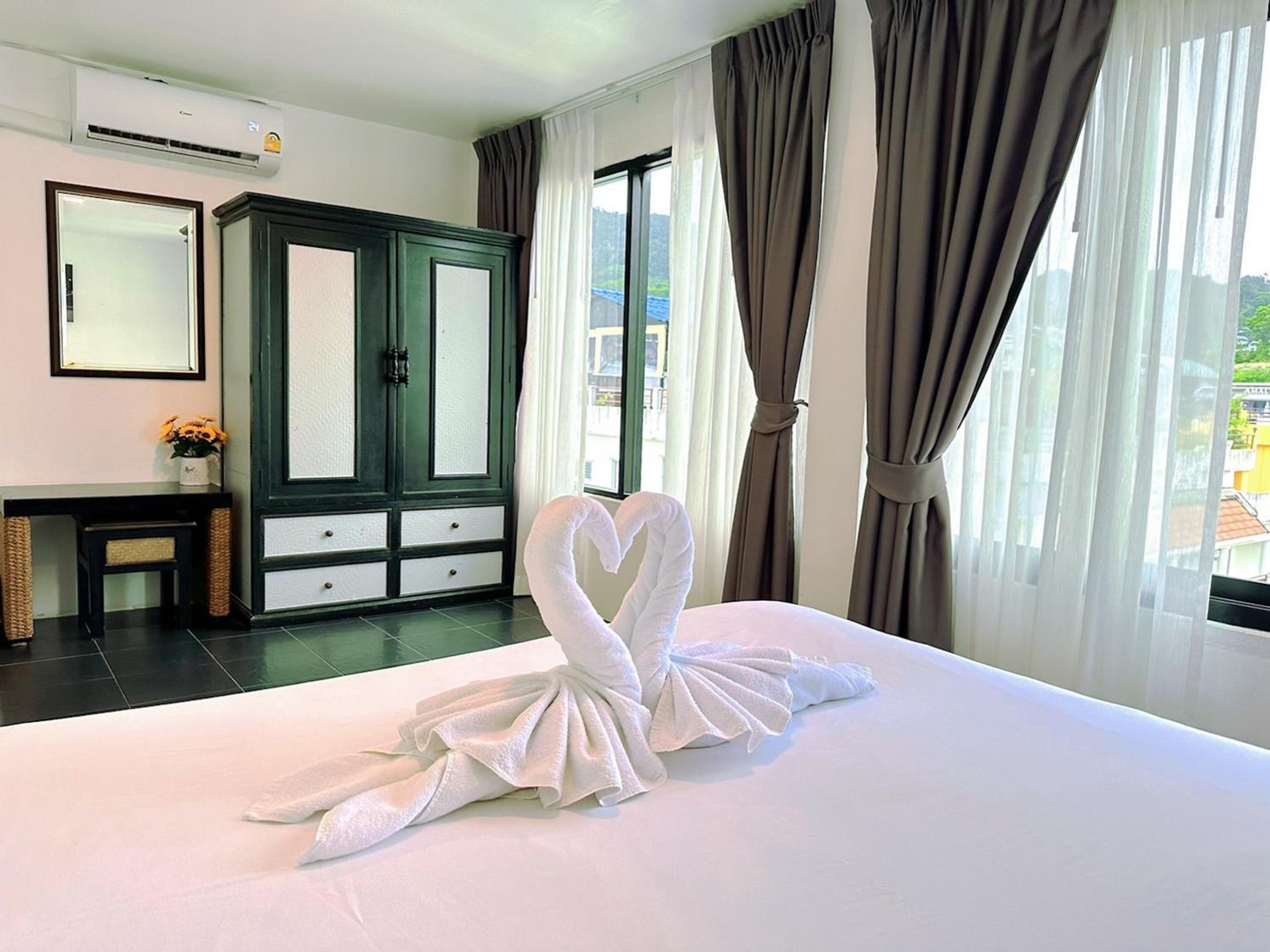 Suite - Photo 5